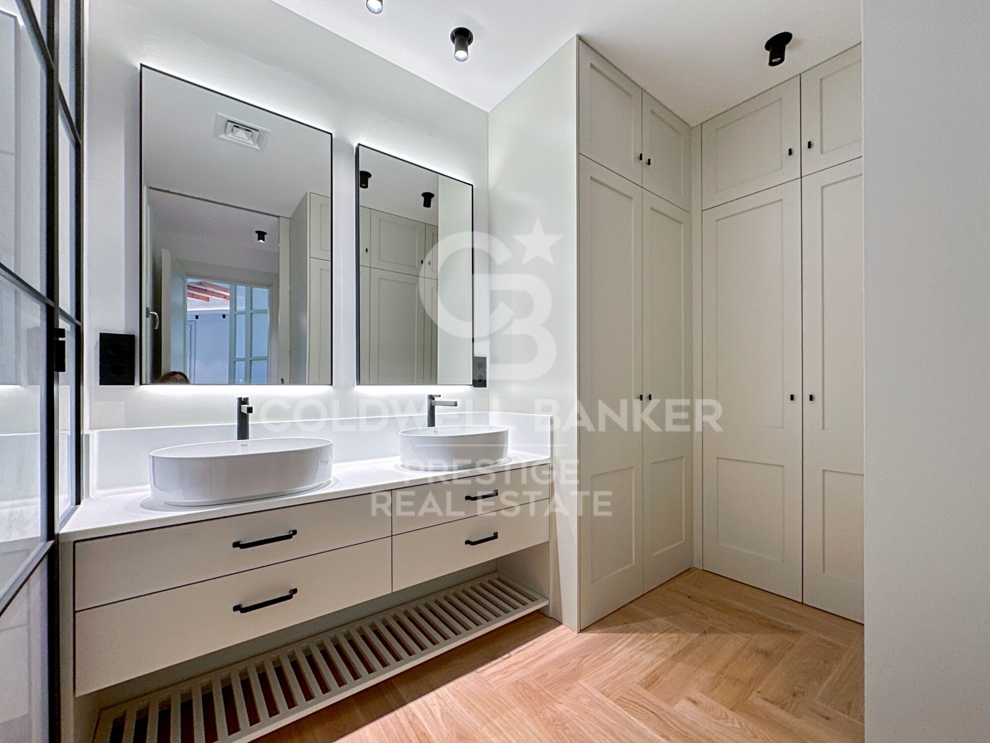 Appartement neuf exclusif dans un immeuble rénové sur le Passeig de Sant Joan.