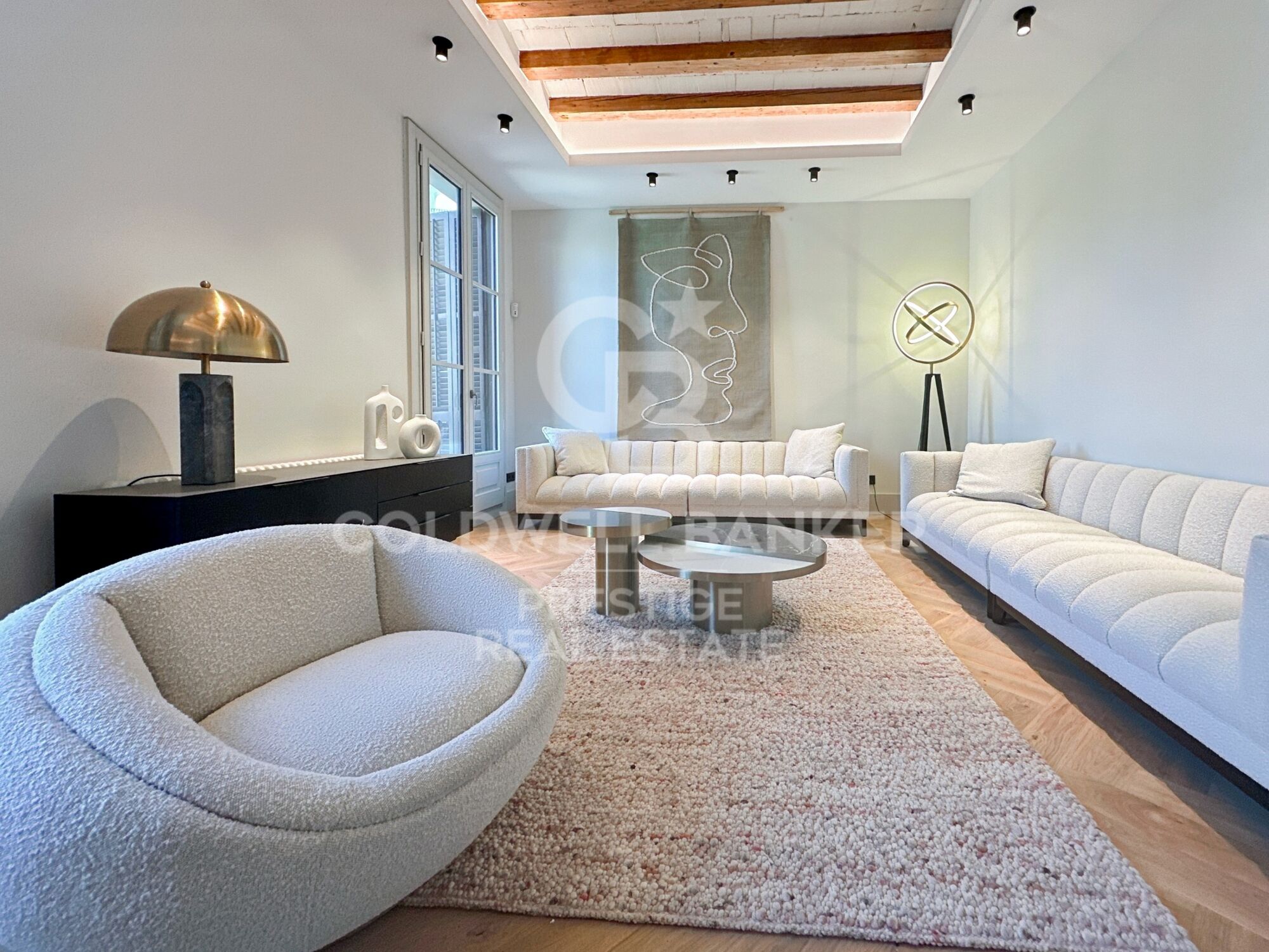 Appartement neuf exclusif dans un immeuble rénové sur le Passeig de Sant Joan.