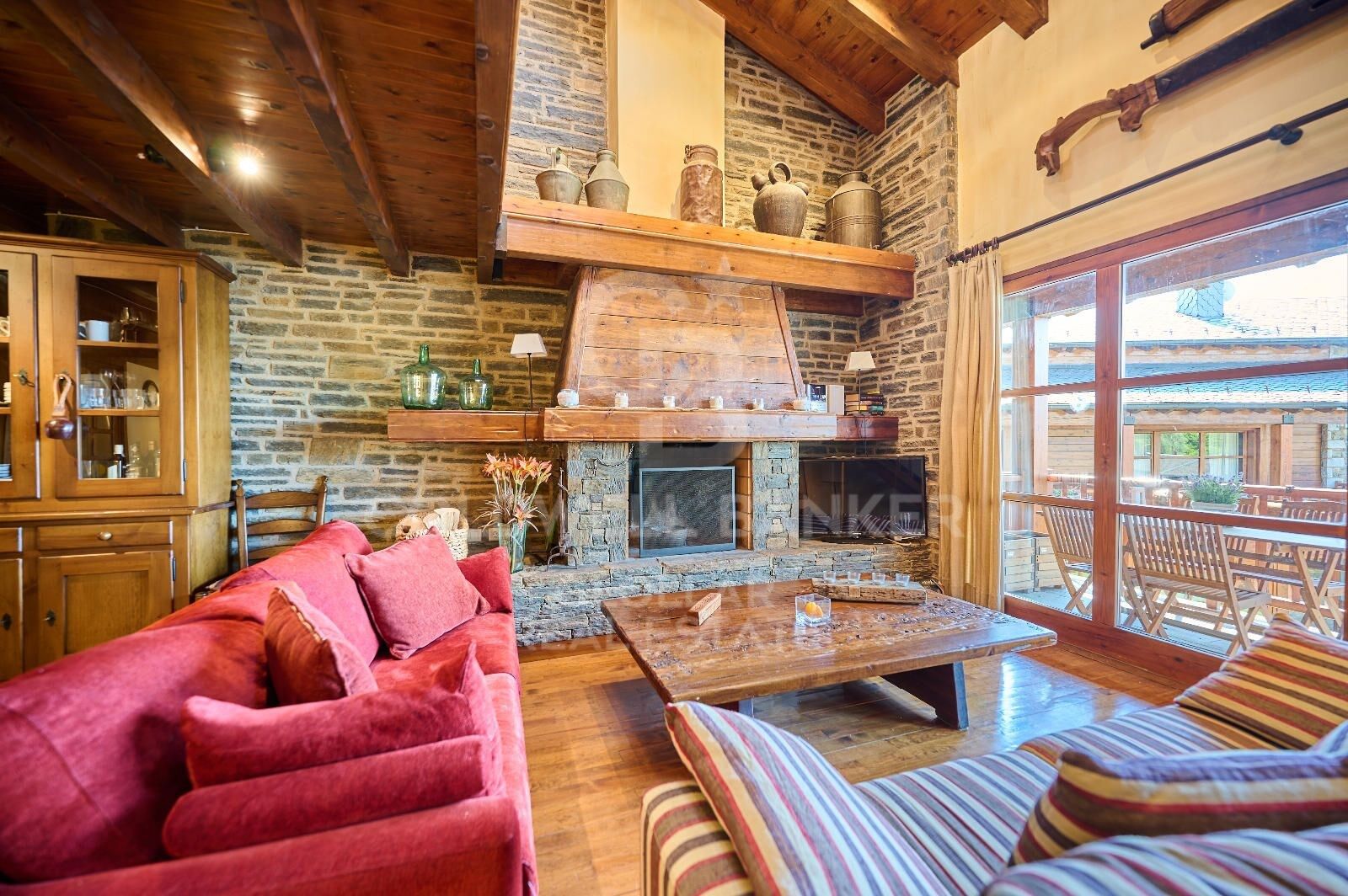 Casa adosada en Saneja