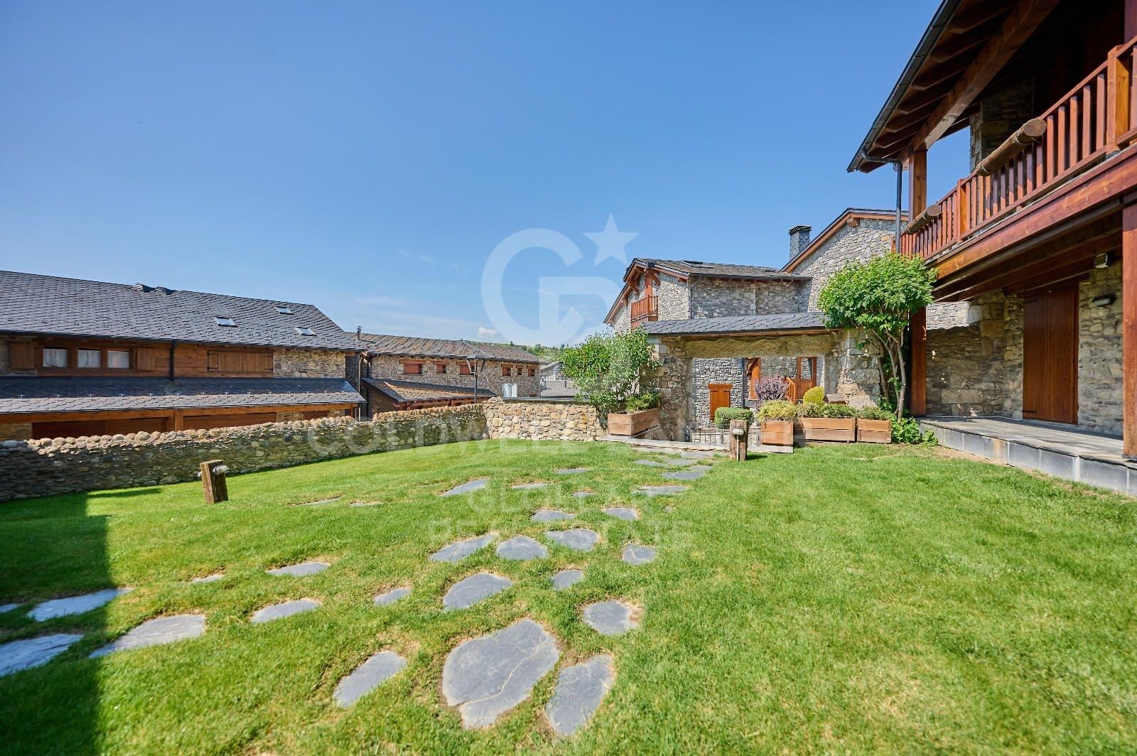 Casa adosada en Saneja