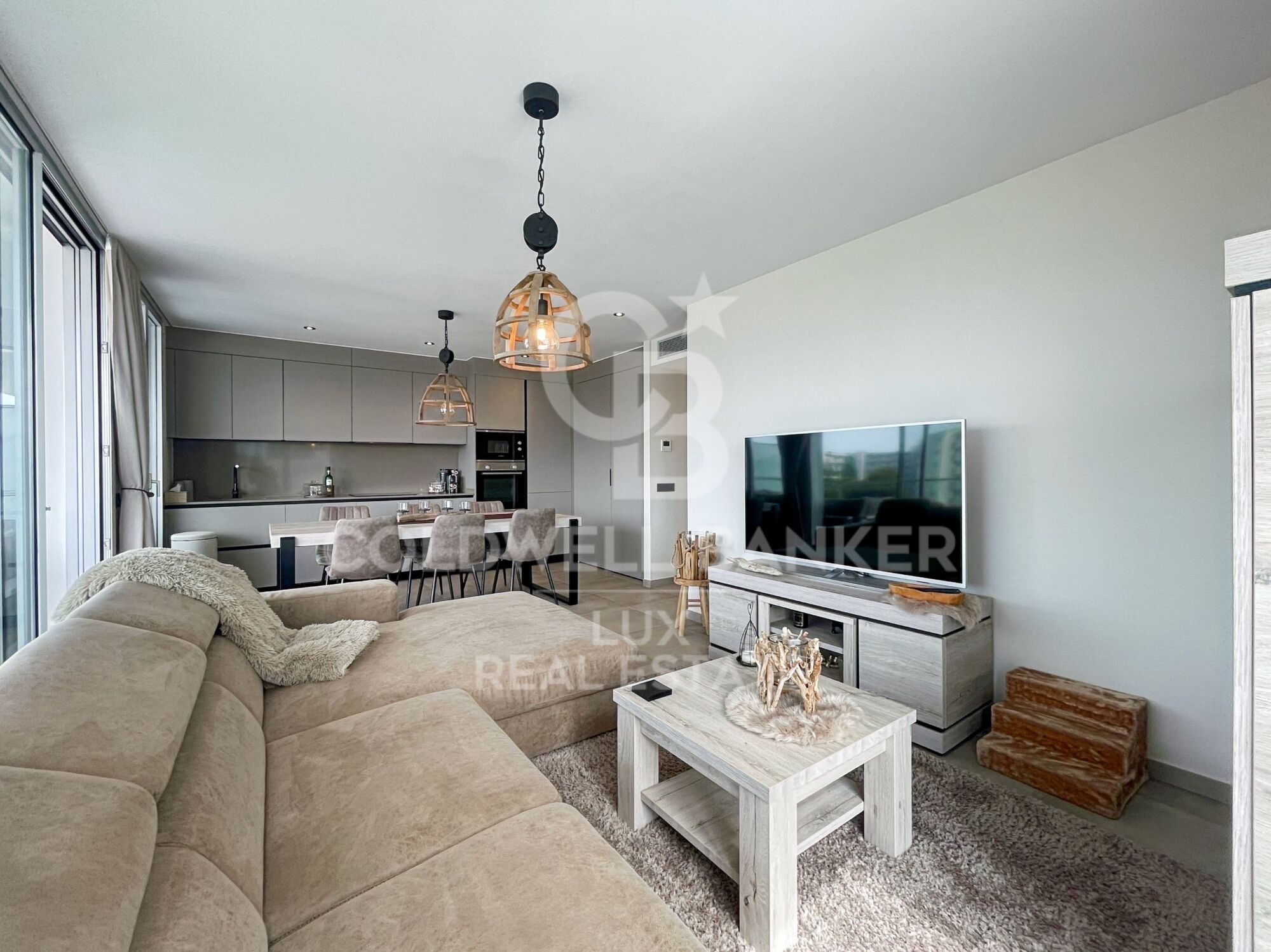 Luxuswohnung mit Parkplatz und Pool 10 Minuten vom Strand entfernt in Santa Margarita, Roses