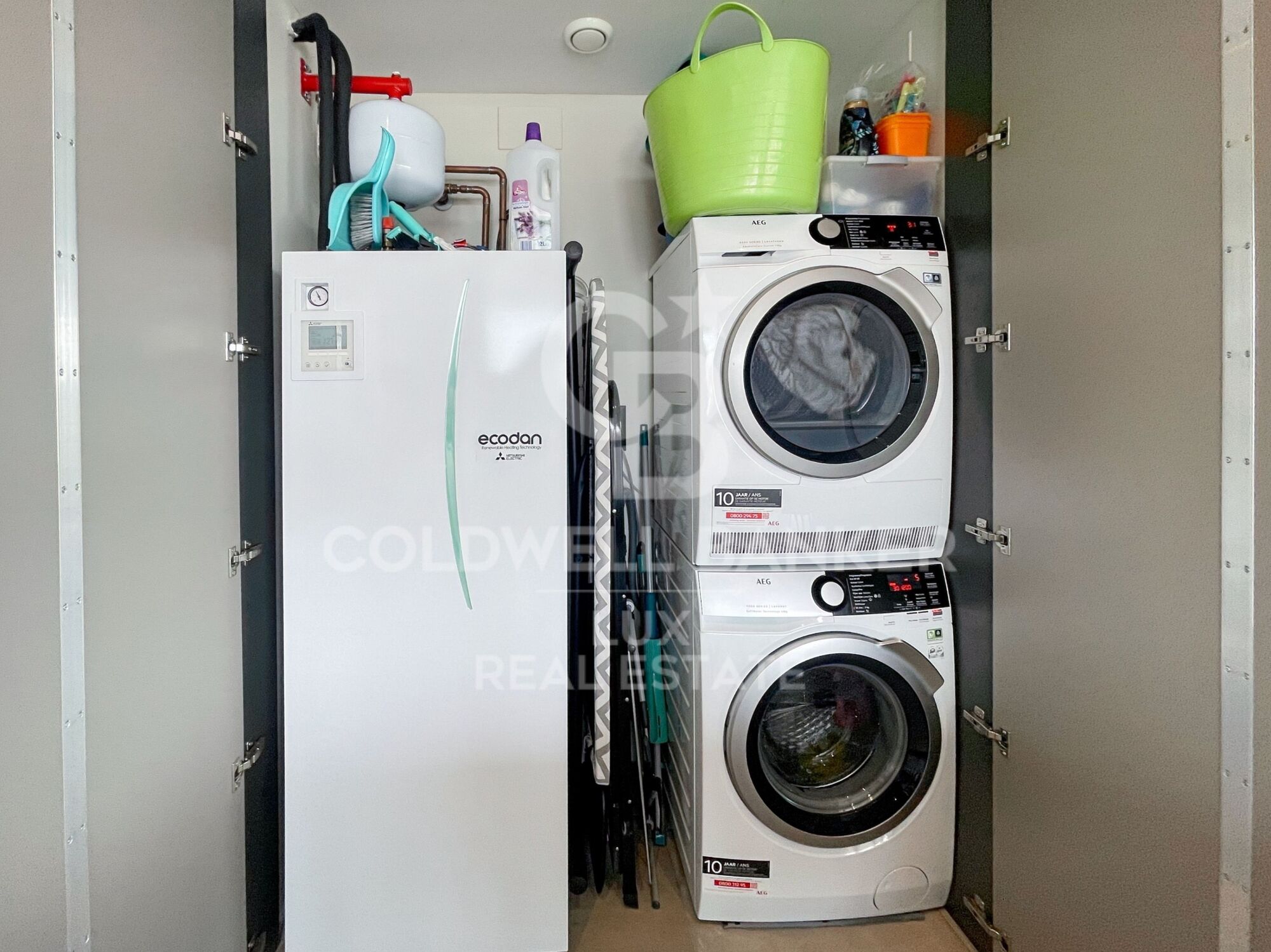 Apartamento de lujo con parking y piscina a 10 Minutos de la playa en Santa Margarita, Roses