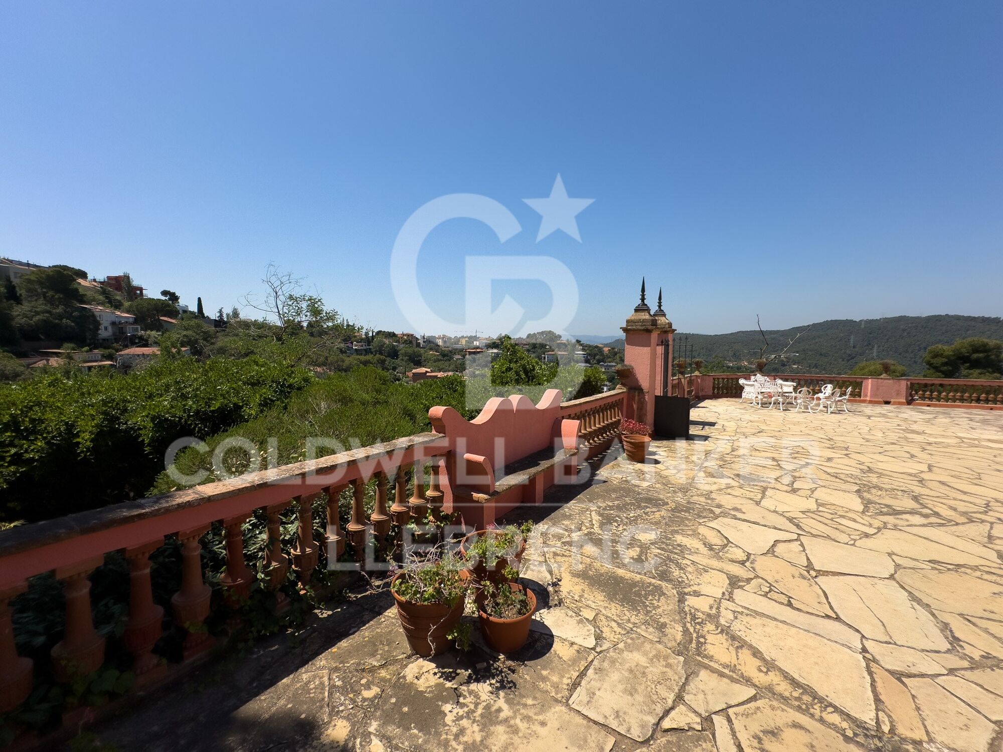 Descubre una masía única y espectacular en venta en el corazón de Vallvidrera