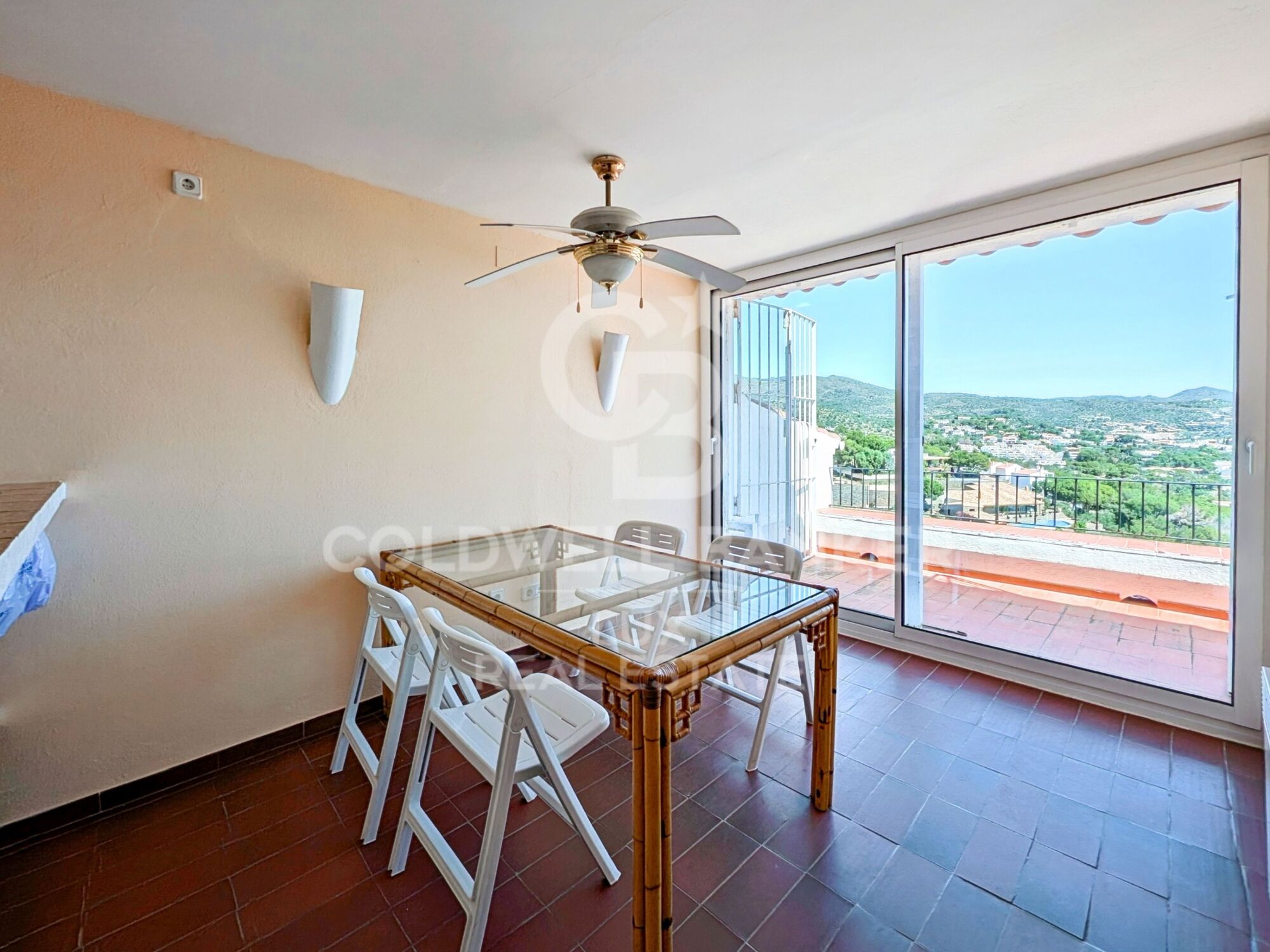 Charming house with spectacular sea views in Cadaqués