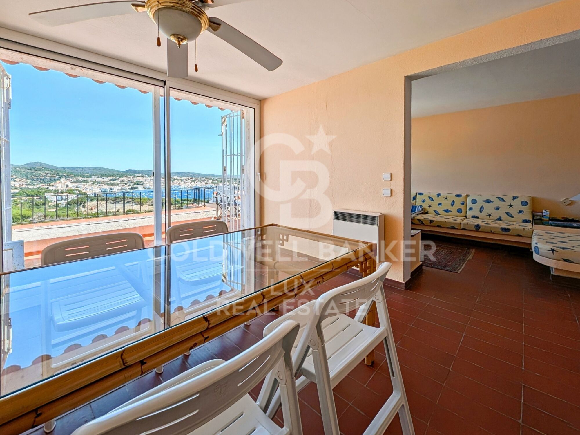 Encantadora casa con vistas espectaculares al mar en Cadaqués