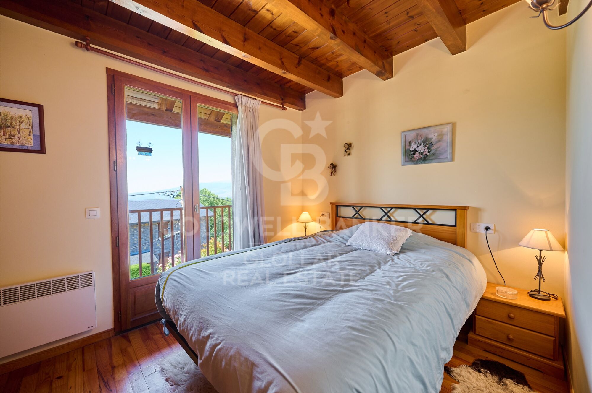 Acogedora casa pareada en Osséja con jardín privado