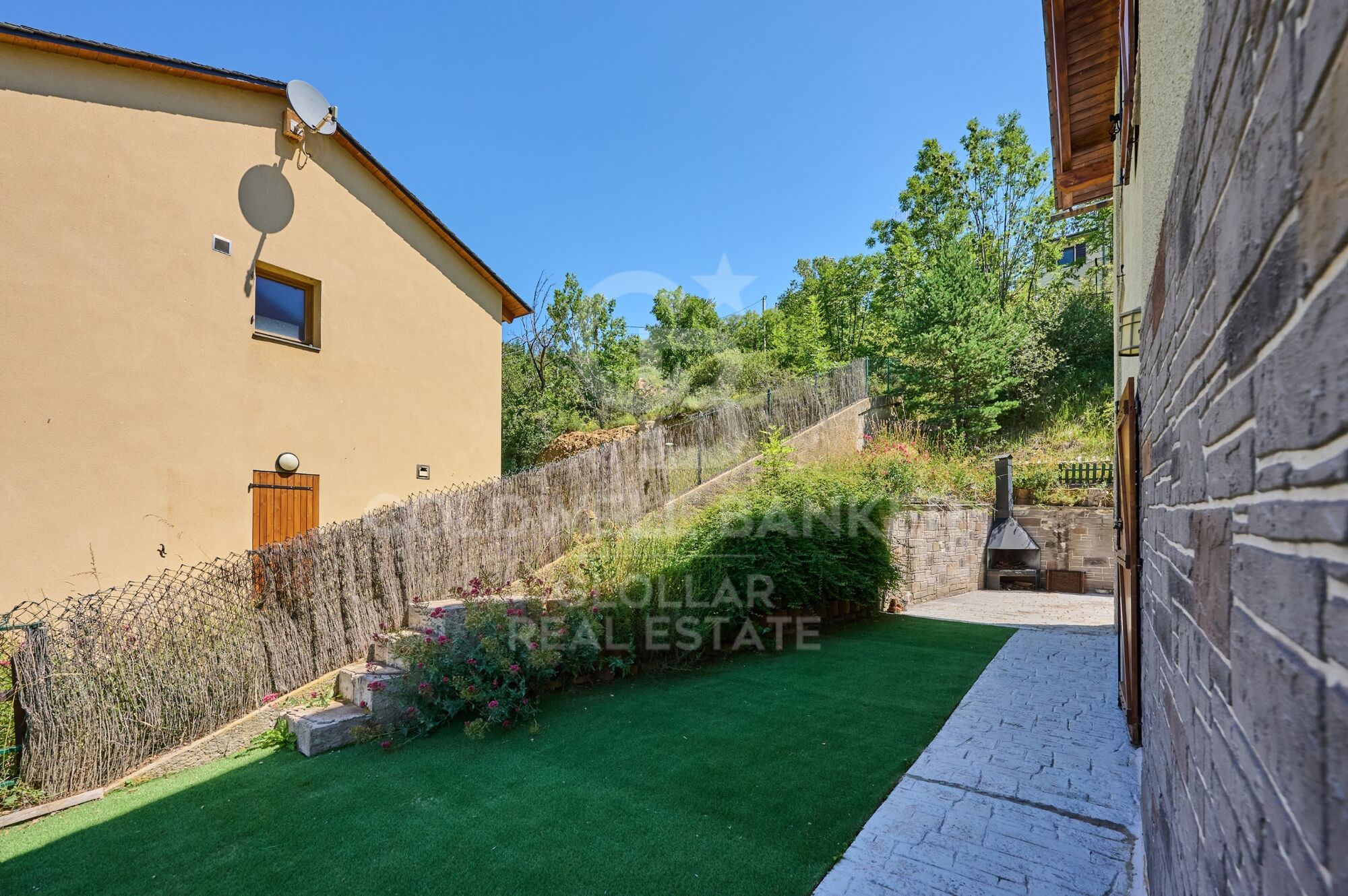 House 3 Bedrooms Sale Osséja