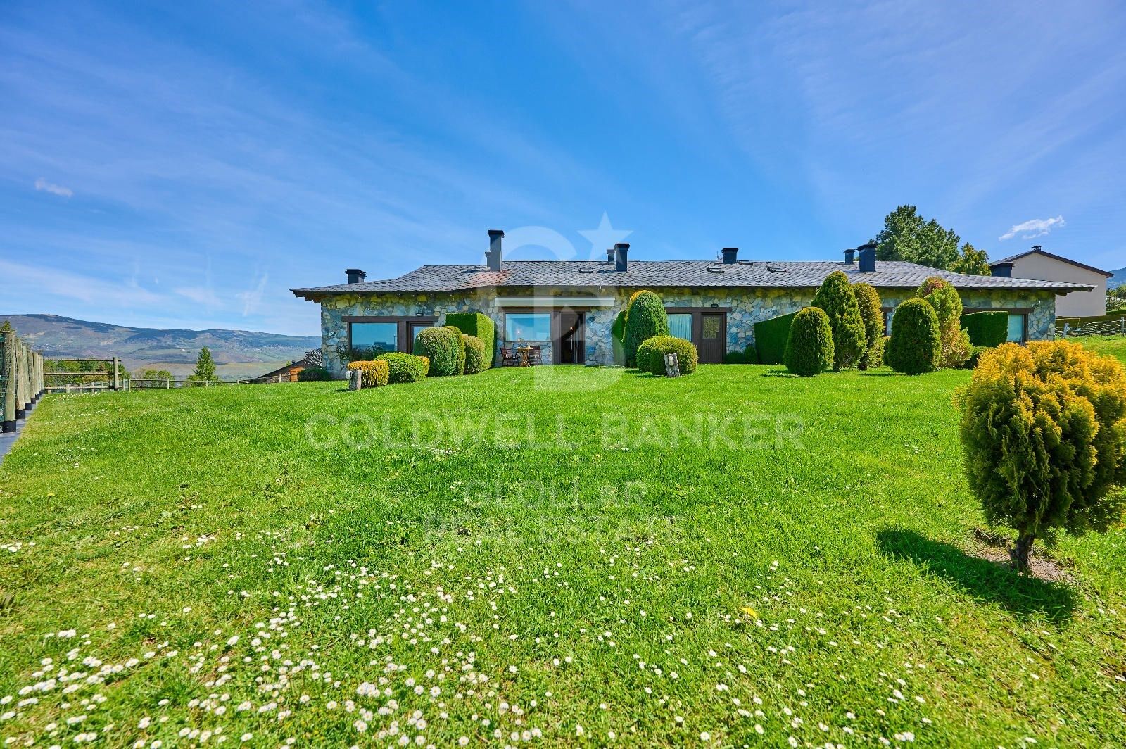 House in Sainte Léocadie