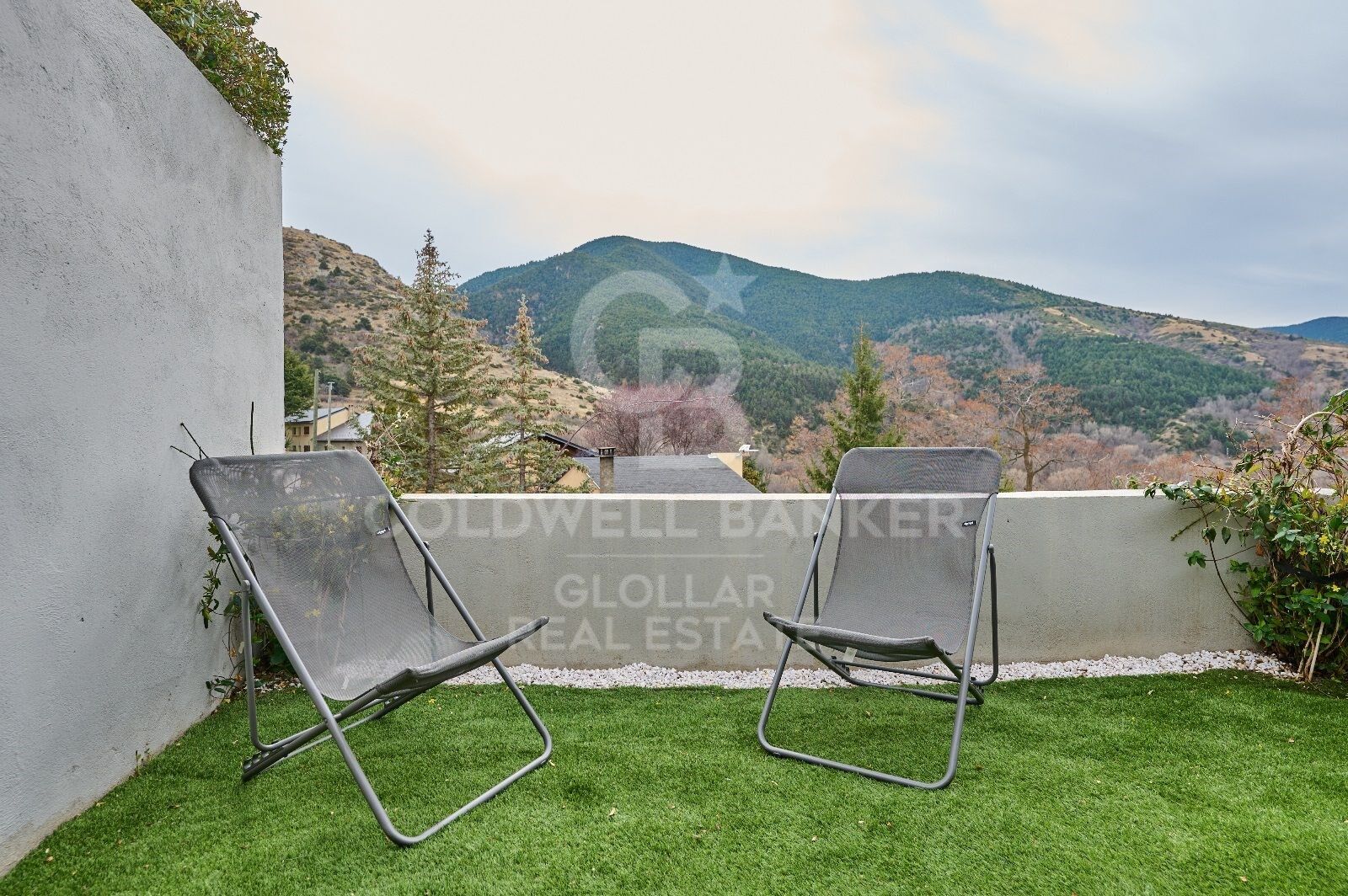 House 2 Bedrooms Duplex Sale Llo