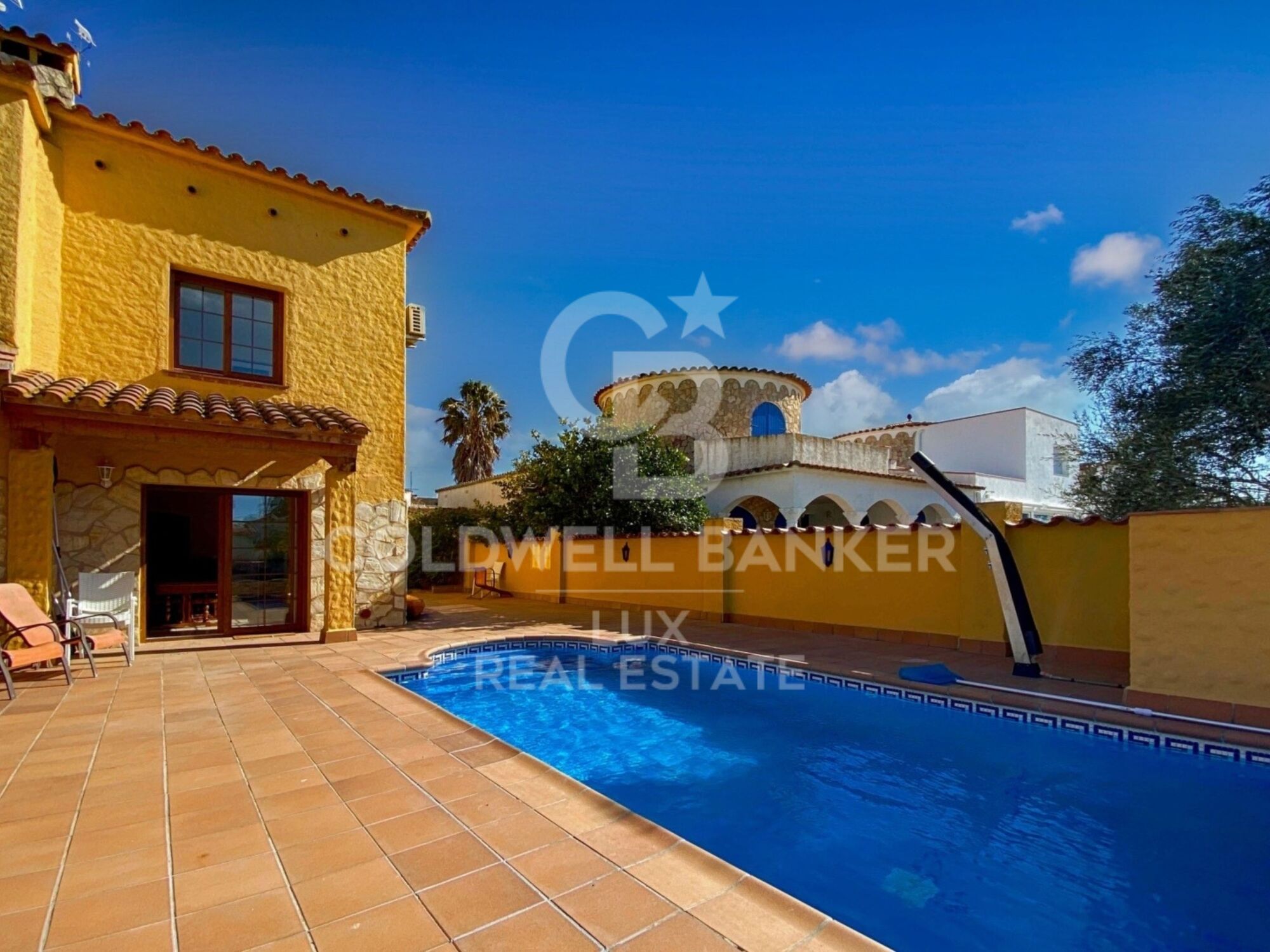 House with 12.5m mooring, quick access to the sea