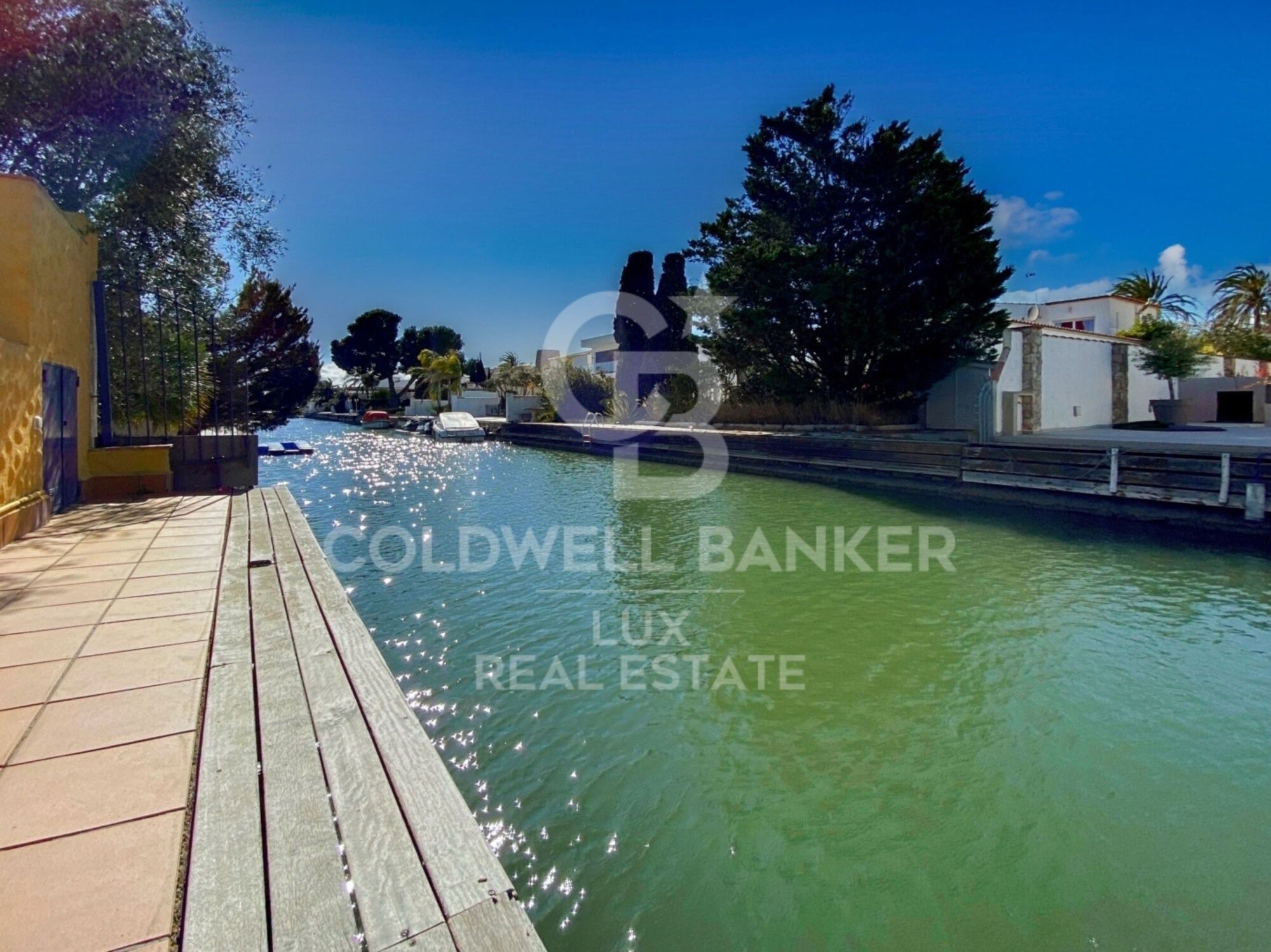 House with 12.5m mooring, quick access to the sea