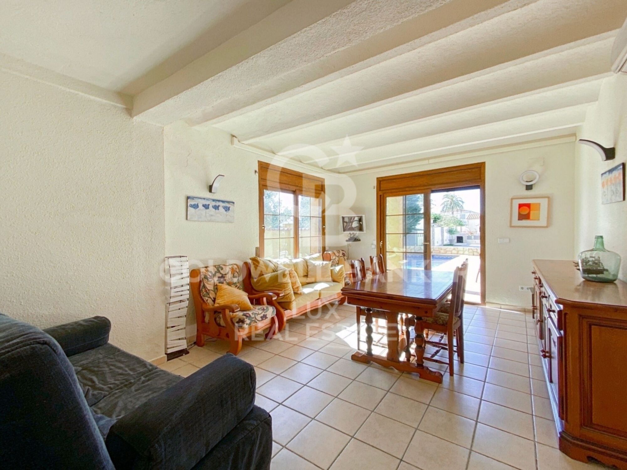 House with 12.5m mooring, quick access to the sea