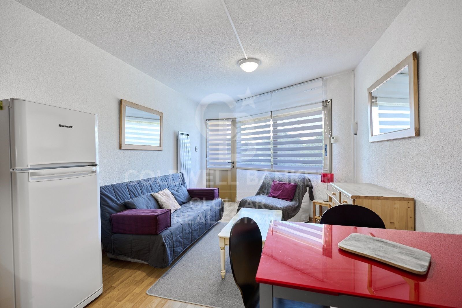 Apartamento con terraza y vistas