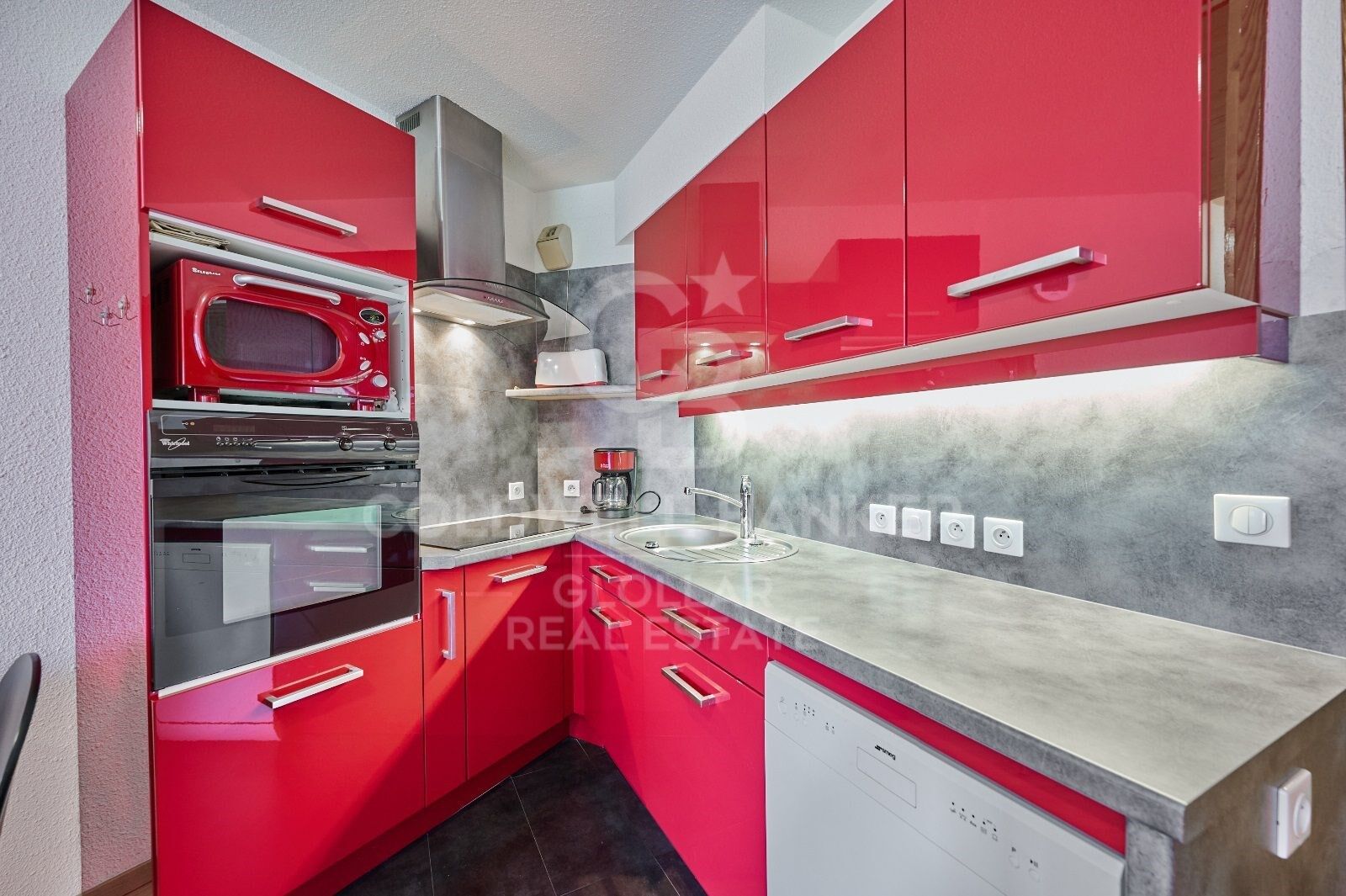 Apartamento con terraza y vistas