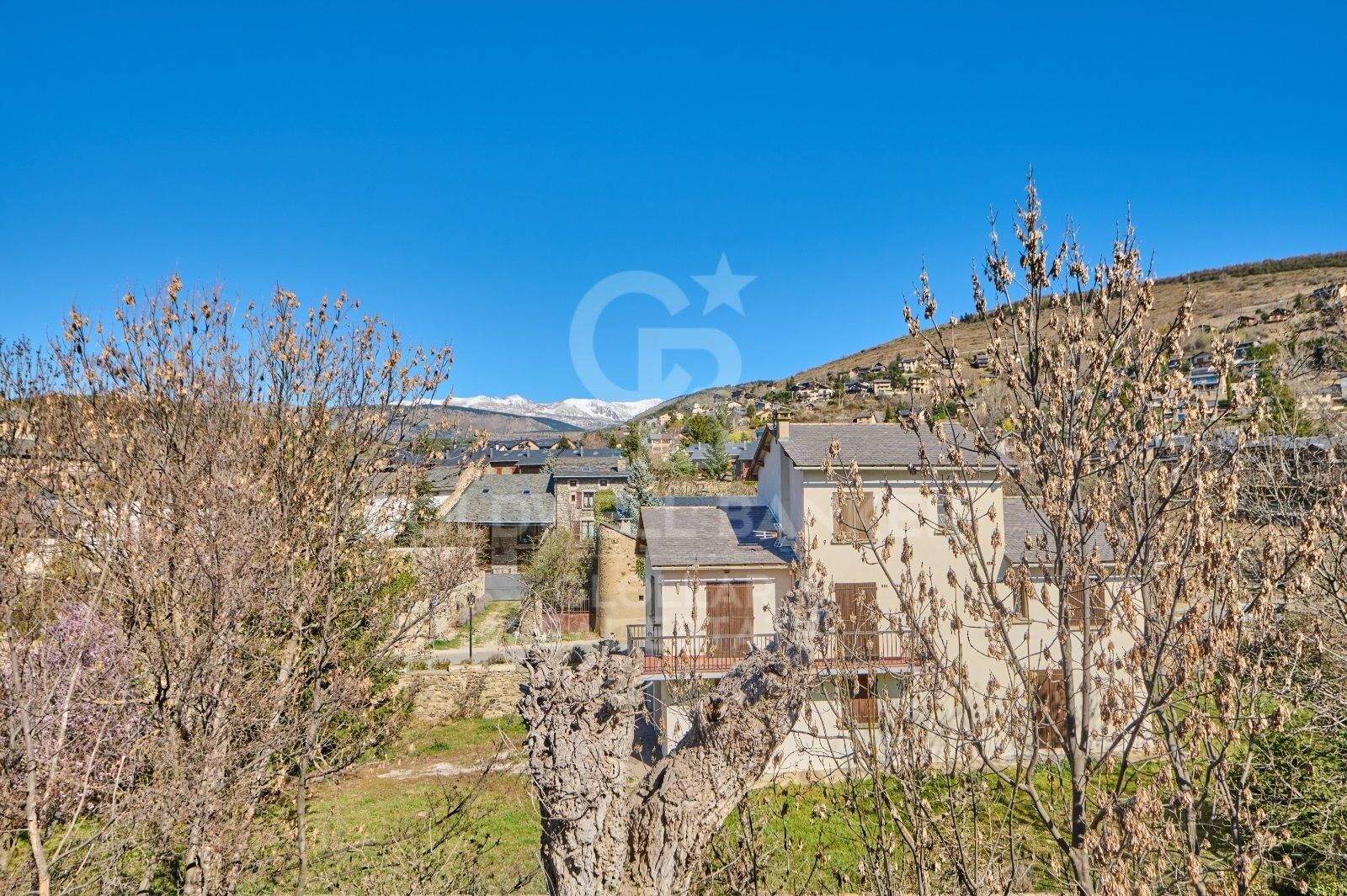 House 2 Bedrooms Sale Estavar