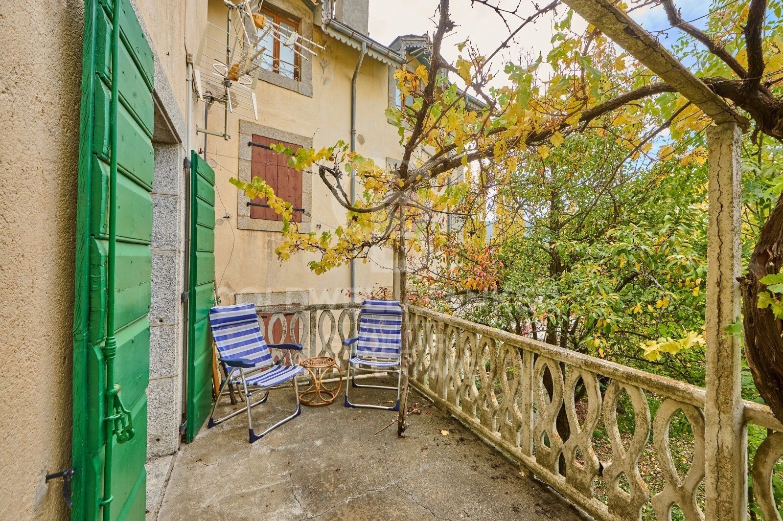 Village Sale Osséja