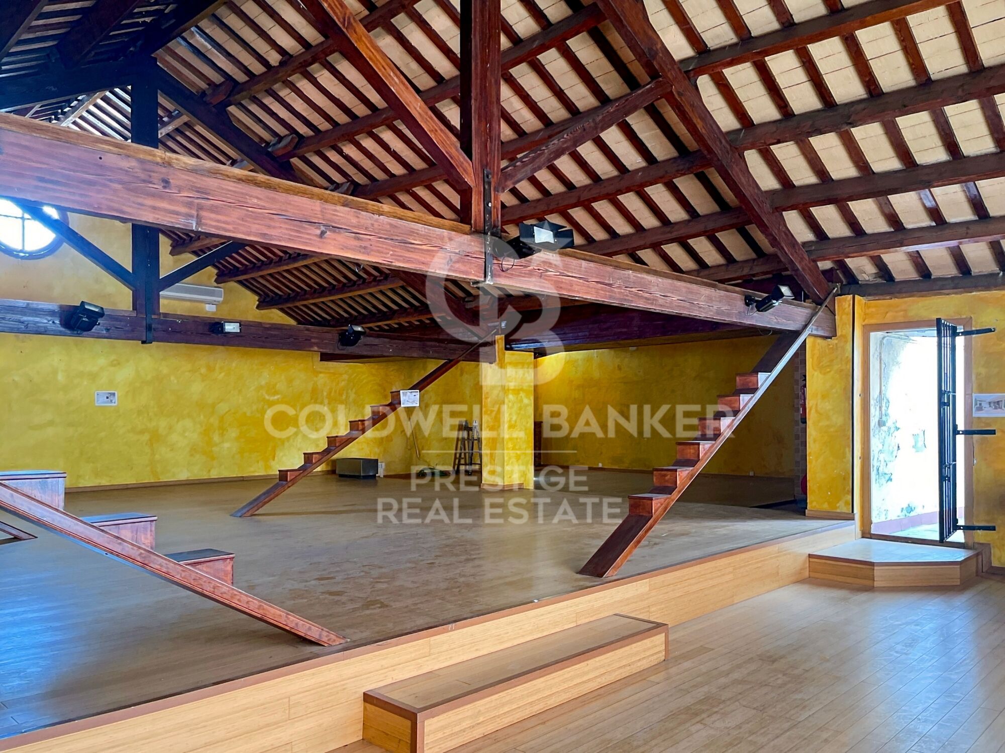 Listed building for sale in Santa Eulalia with a tourist license