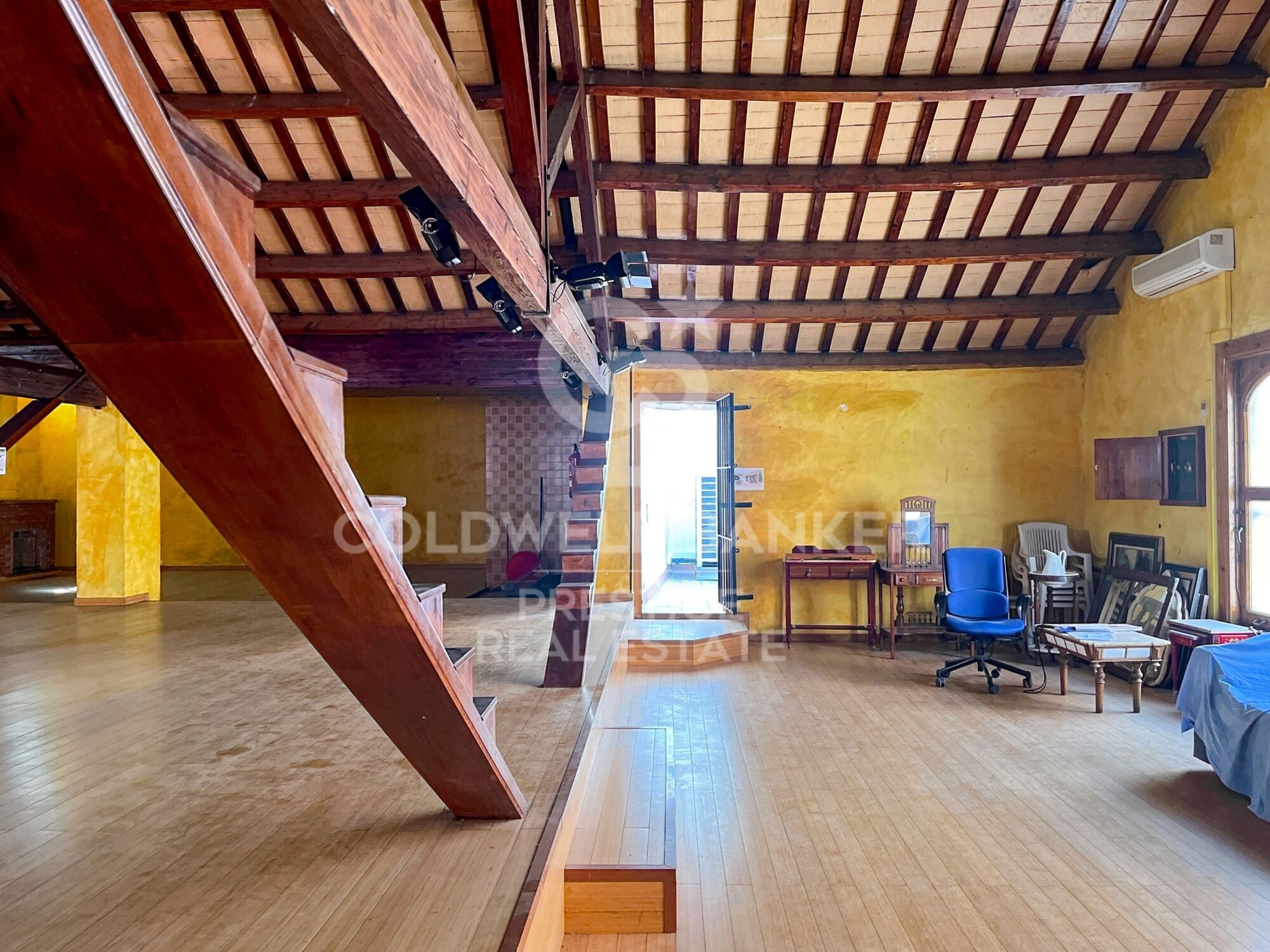 Listed building for sale in Santa Eulalia with a tourist license