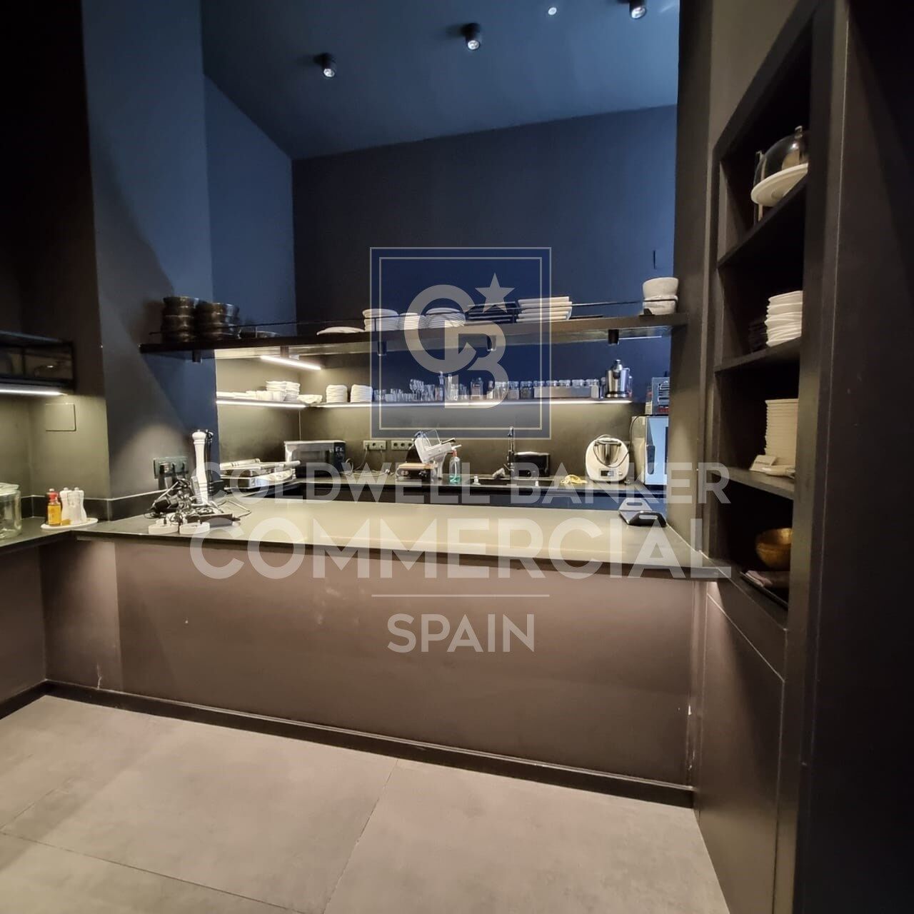 Traspaso de importante Comercio en calle d'Enric Granados casi Diagonal