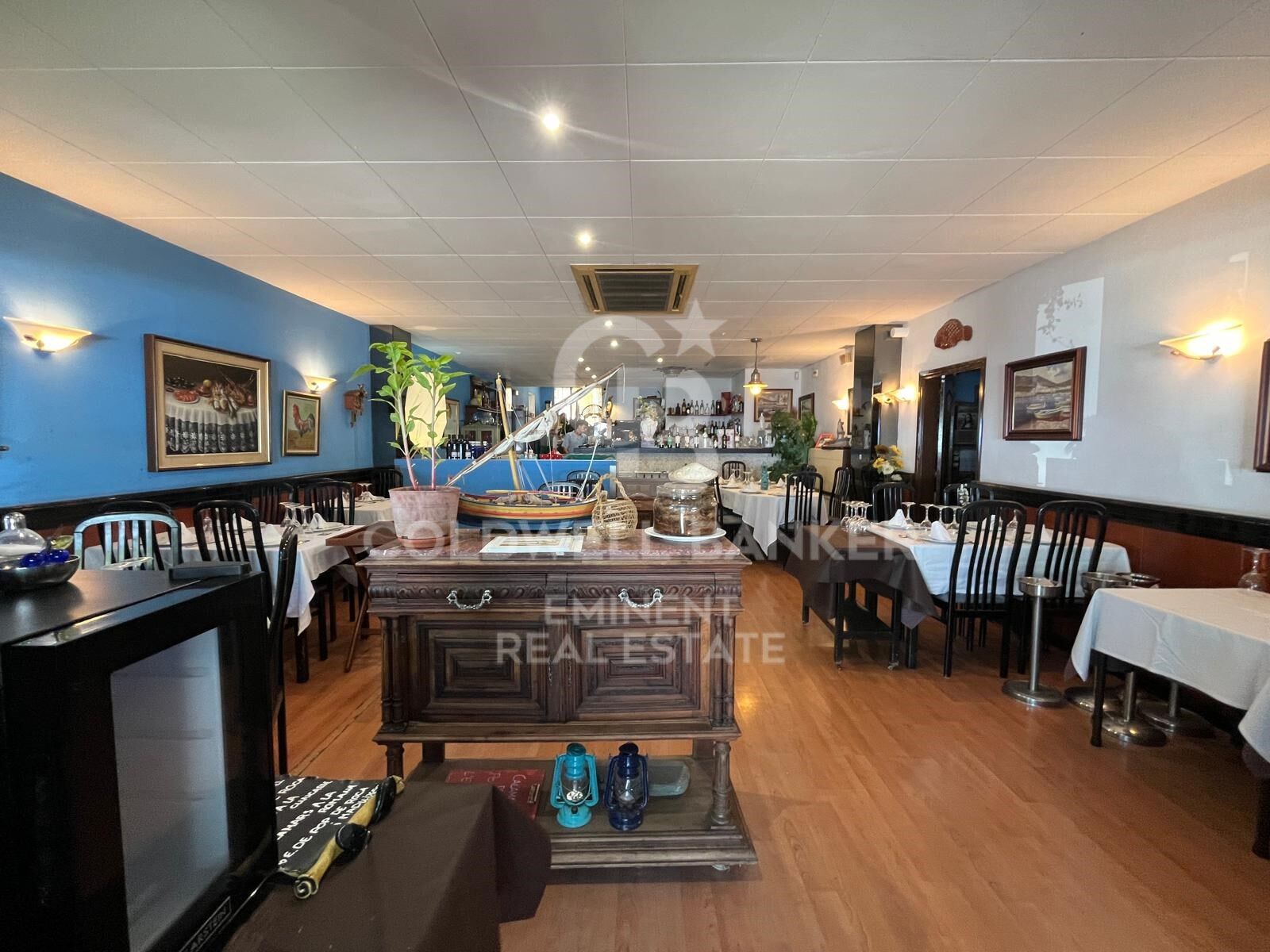 Opportunité Unique : Restaurant Iconique sur le Promenade de l'Escala