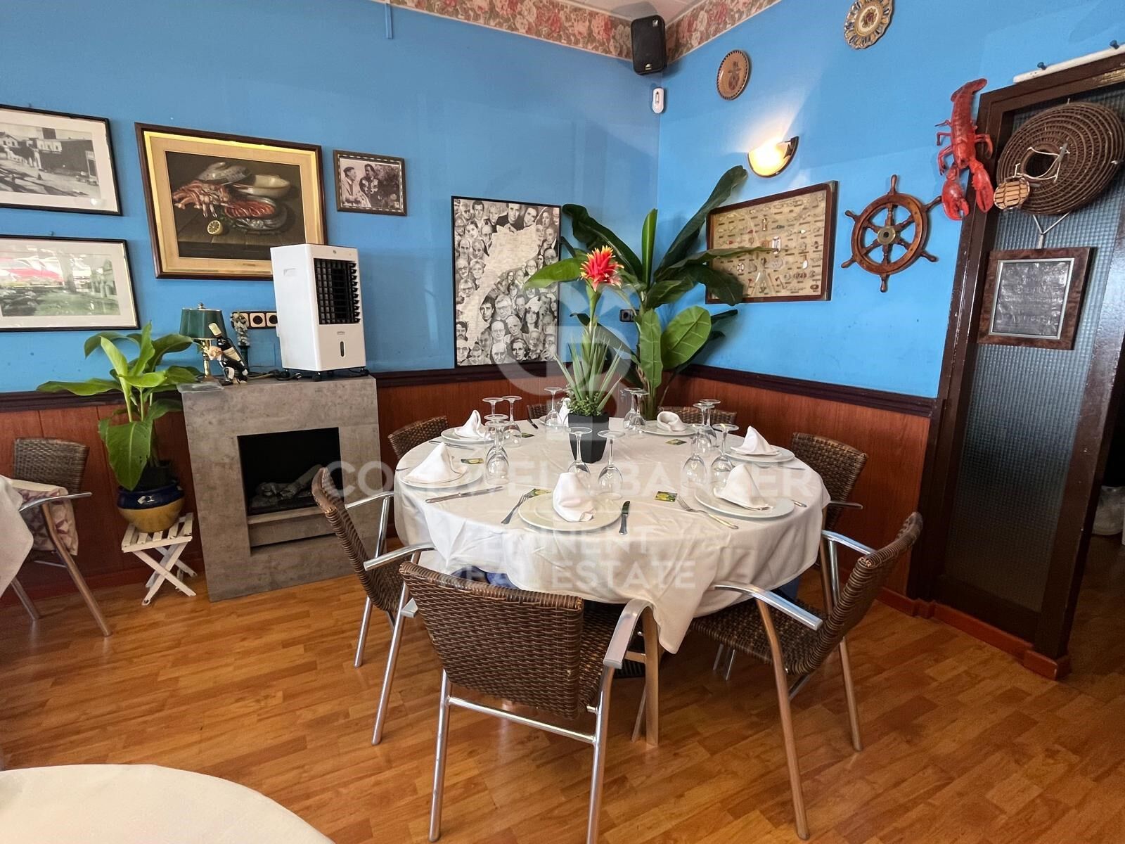 Opportunité Unique : Restaurant Iconique sur le Promenade de l'Escala