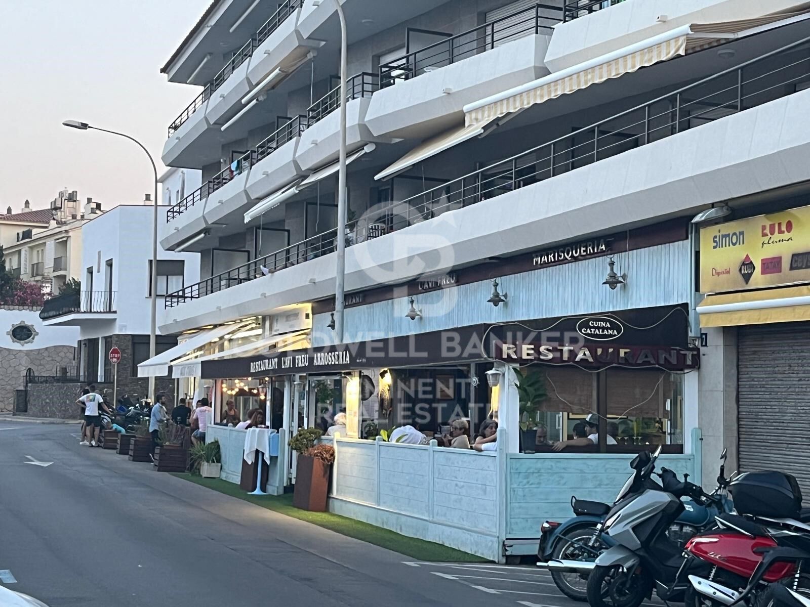 Unique Opportunity: Iconic Restaurant on the Promenade of l'Escala
