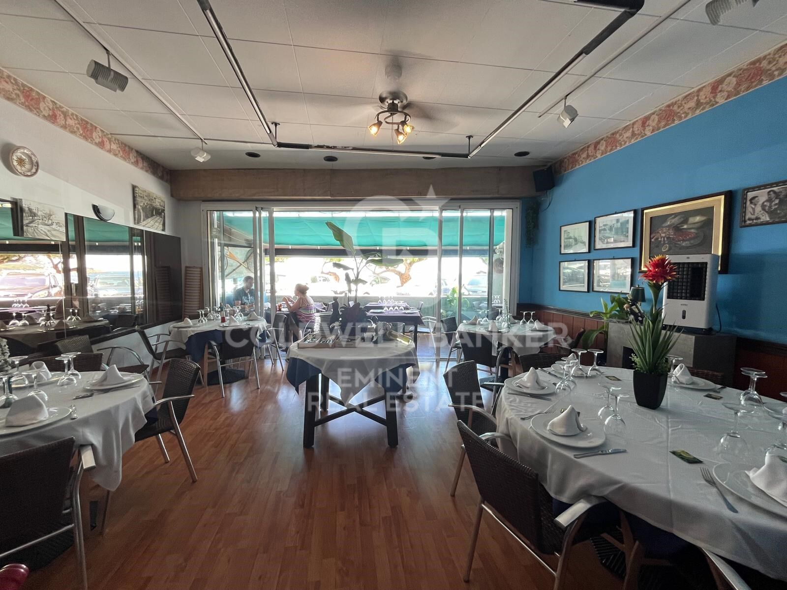 Oportunidad Única: Restaurante Icónico en el Paseo Marítimo de l'Escala