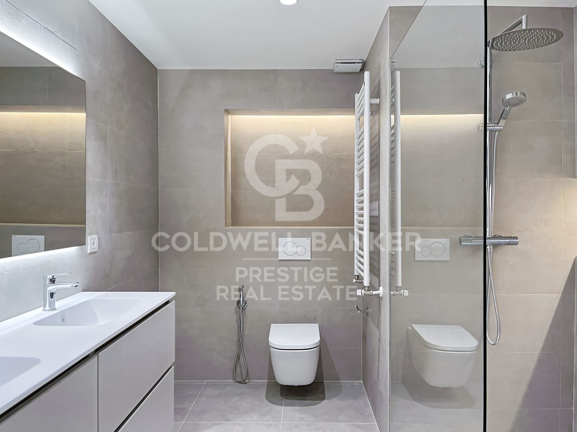 Piso reformado con parking en Avda Diagonal/Ganduxer