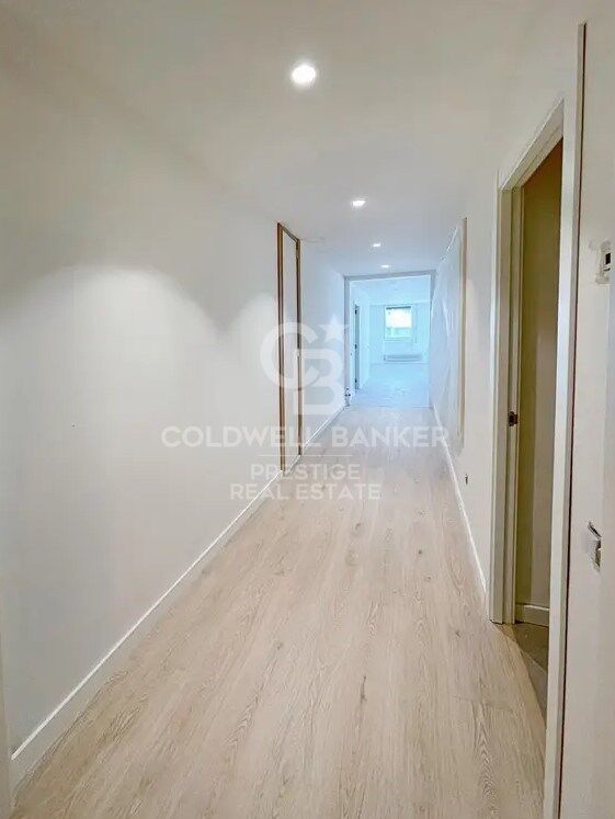 Fully renovated apartment with garage on Calle Ganduxer/Diagonal