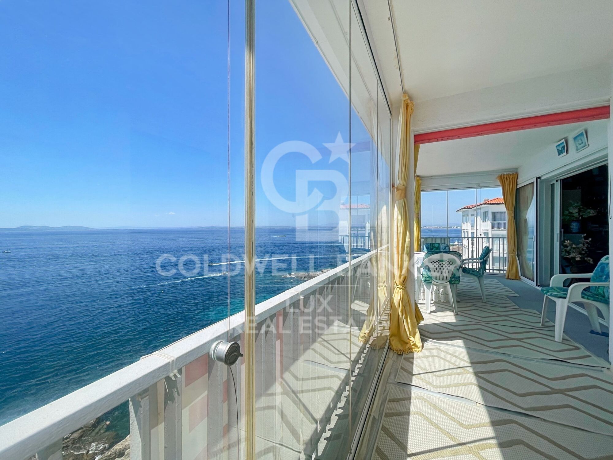 Penthouse direkt am Meer in Roses, Costa Brava