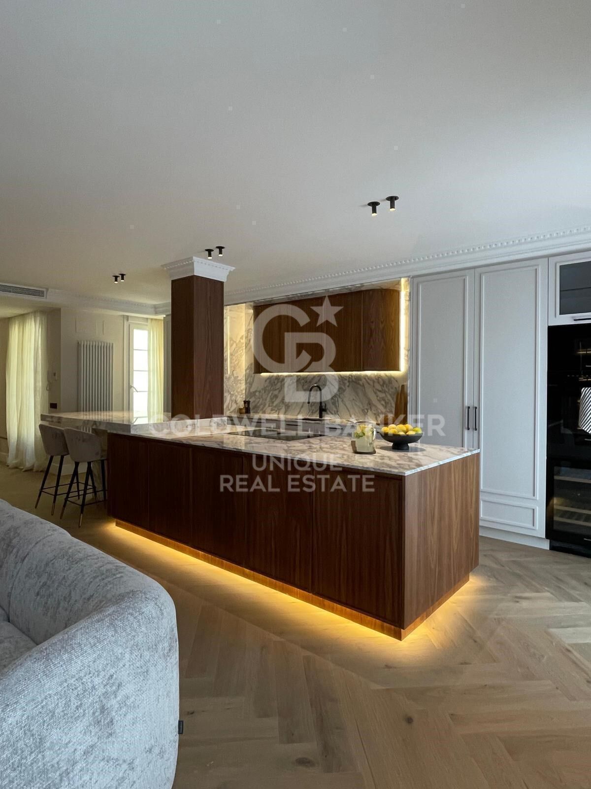 Spacious flat for sale in Salamanca district, Madrid