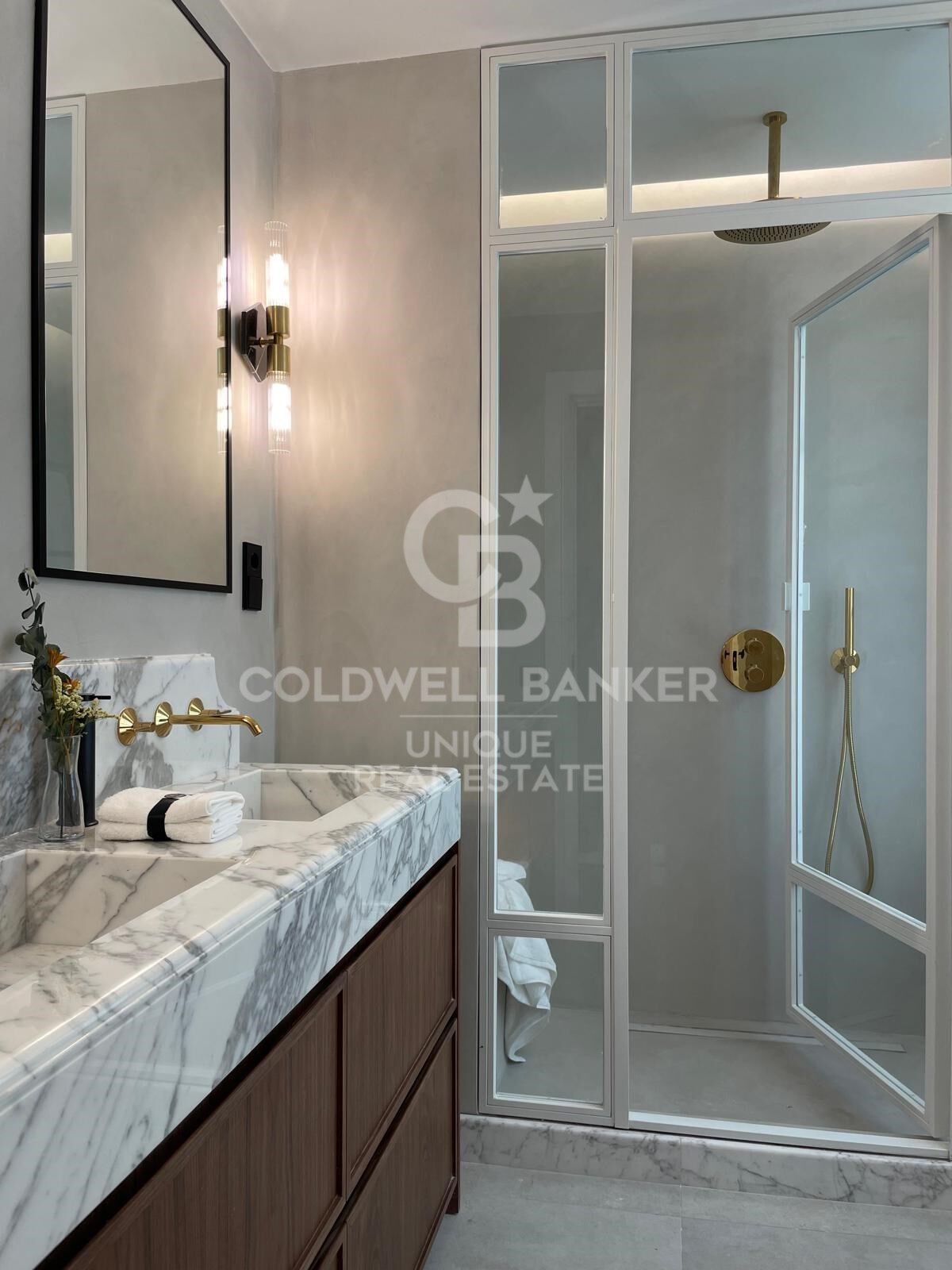 Amplio piso renovado de 4 dormitorios en venta en el barrio de Salamanca, Castellana