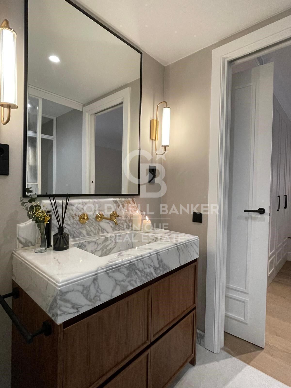 Spacious flat for sale in Salamanca district, Madrid