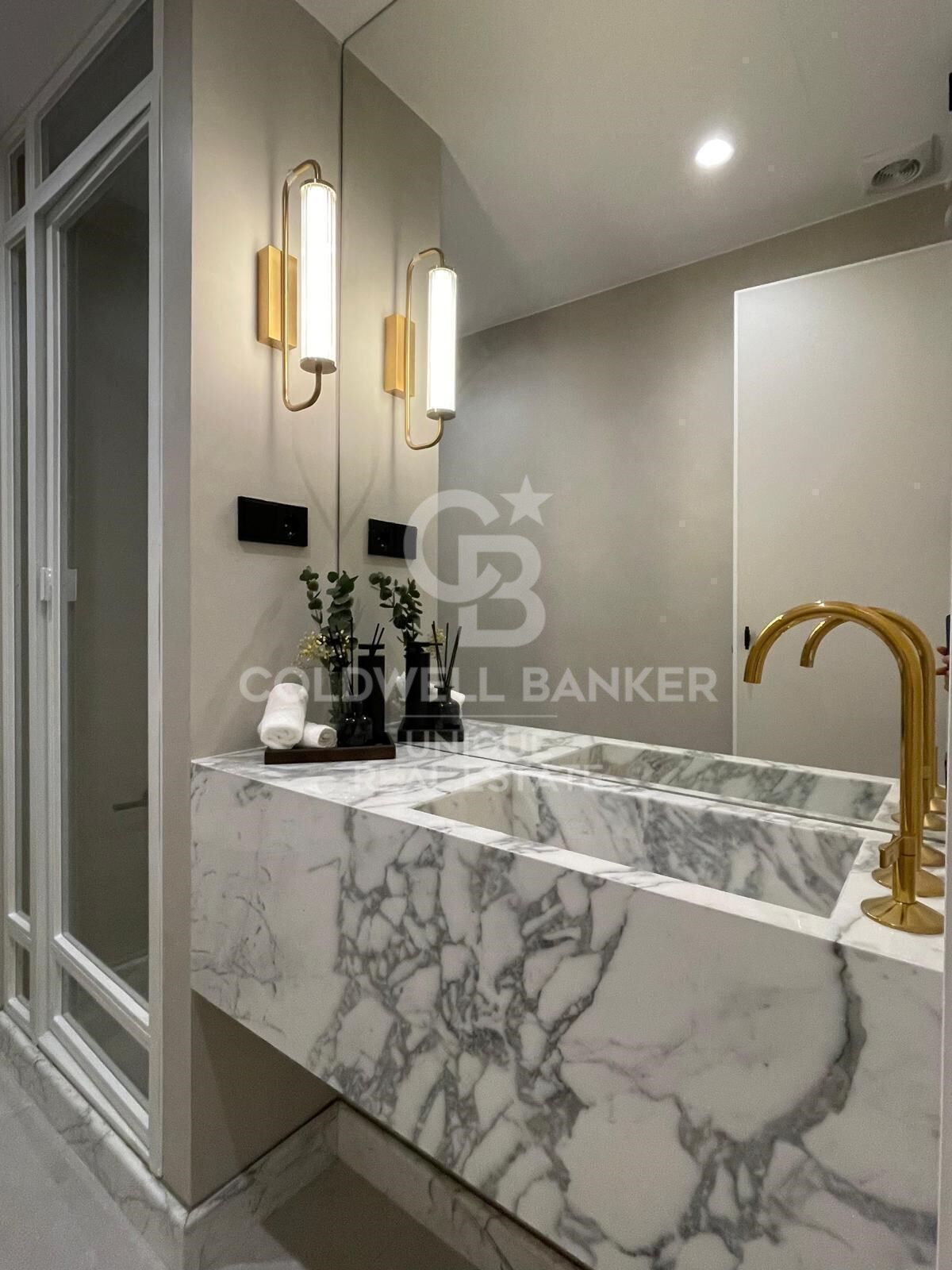 Spacious flat for sale in Salamanca district, Madrid