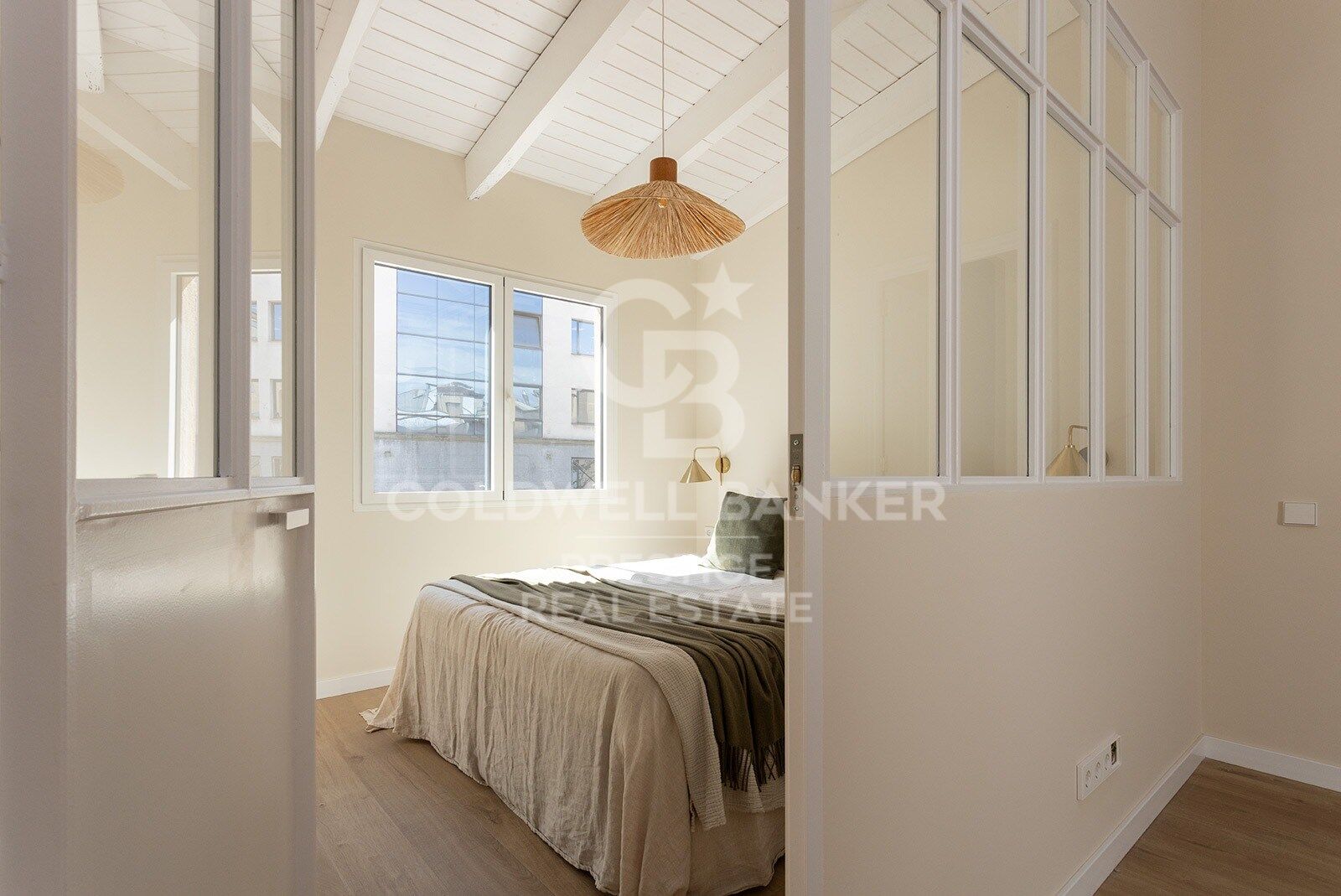 Penthouse for sale on Lluís Vives Street (Gràcia)