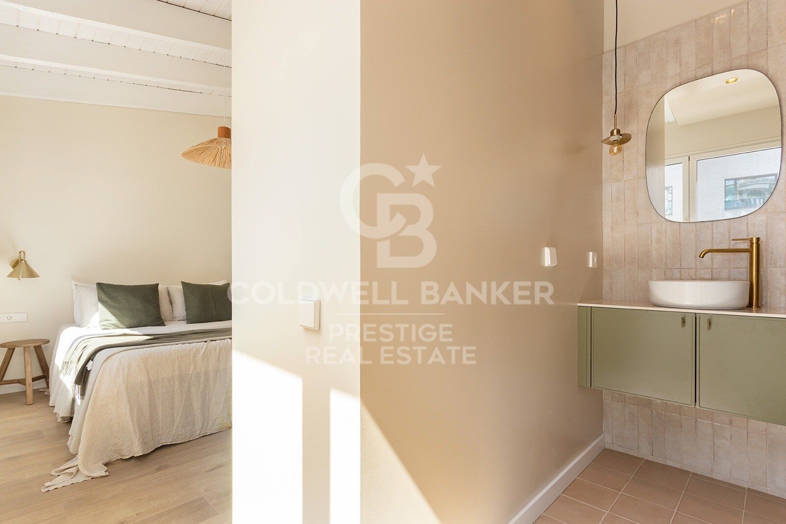 Penthouse for sale on Lluís Vives Street (Gràcia)