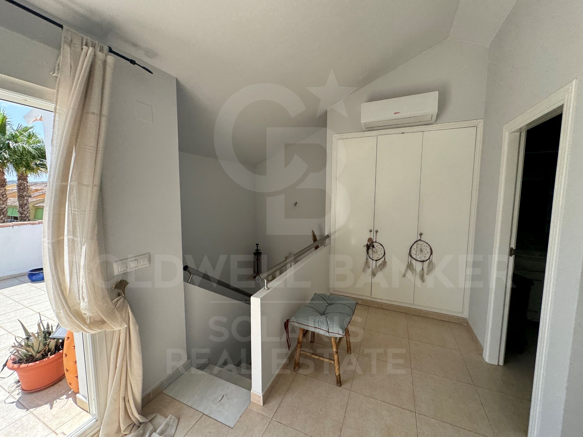 ¡Venta de ático dúplex en Jávea, con 2 habitaciones y a 50 metros del mar!