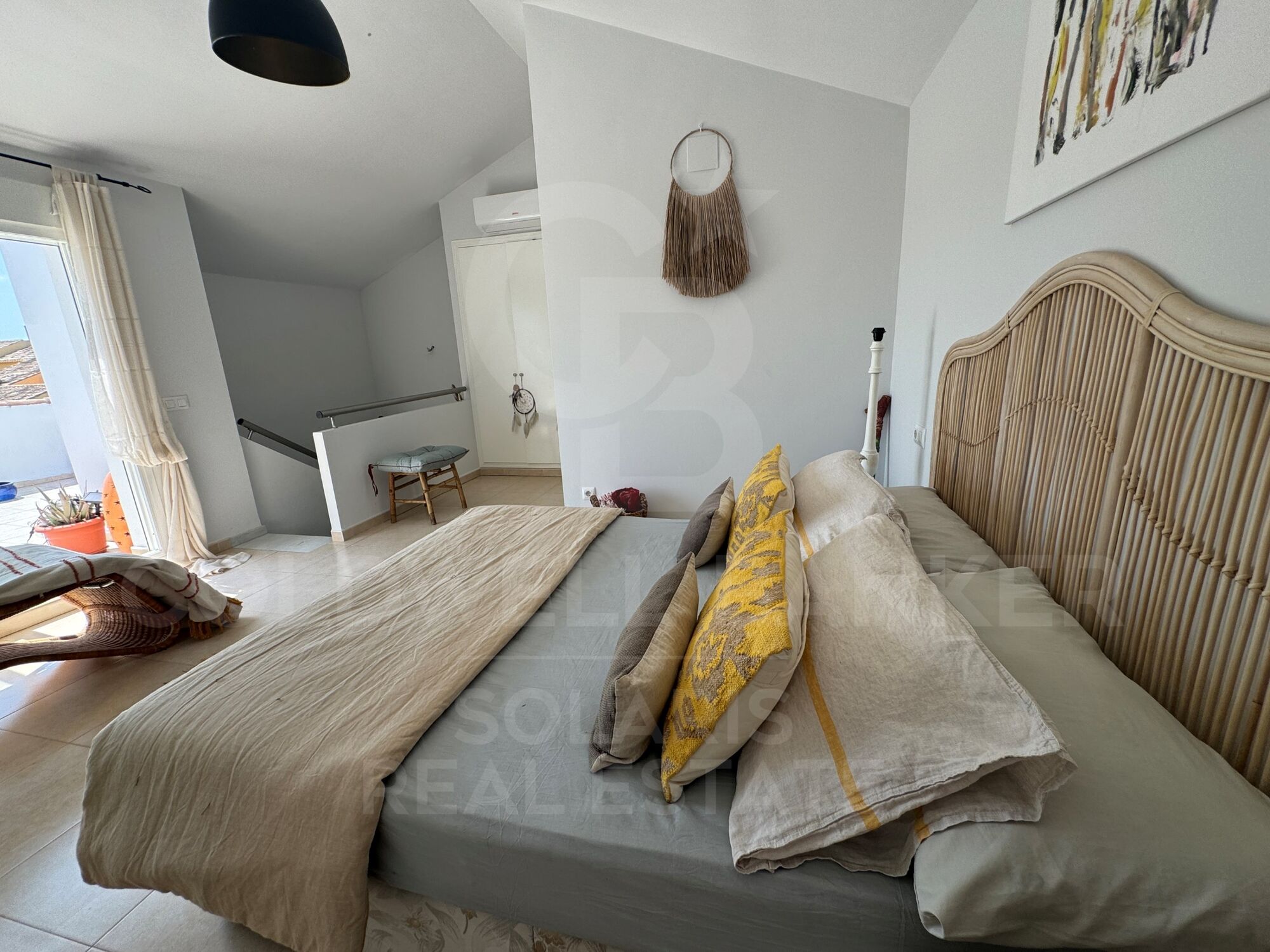 ¡Venta de ático dúplex en Jávea, con 2 habitaciones y a 50 metros del mar!