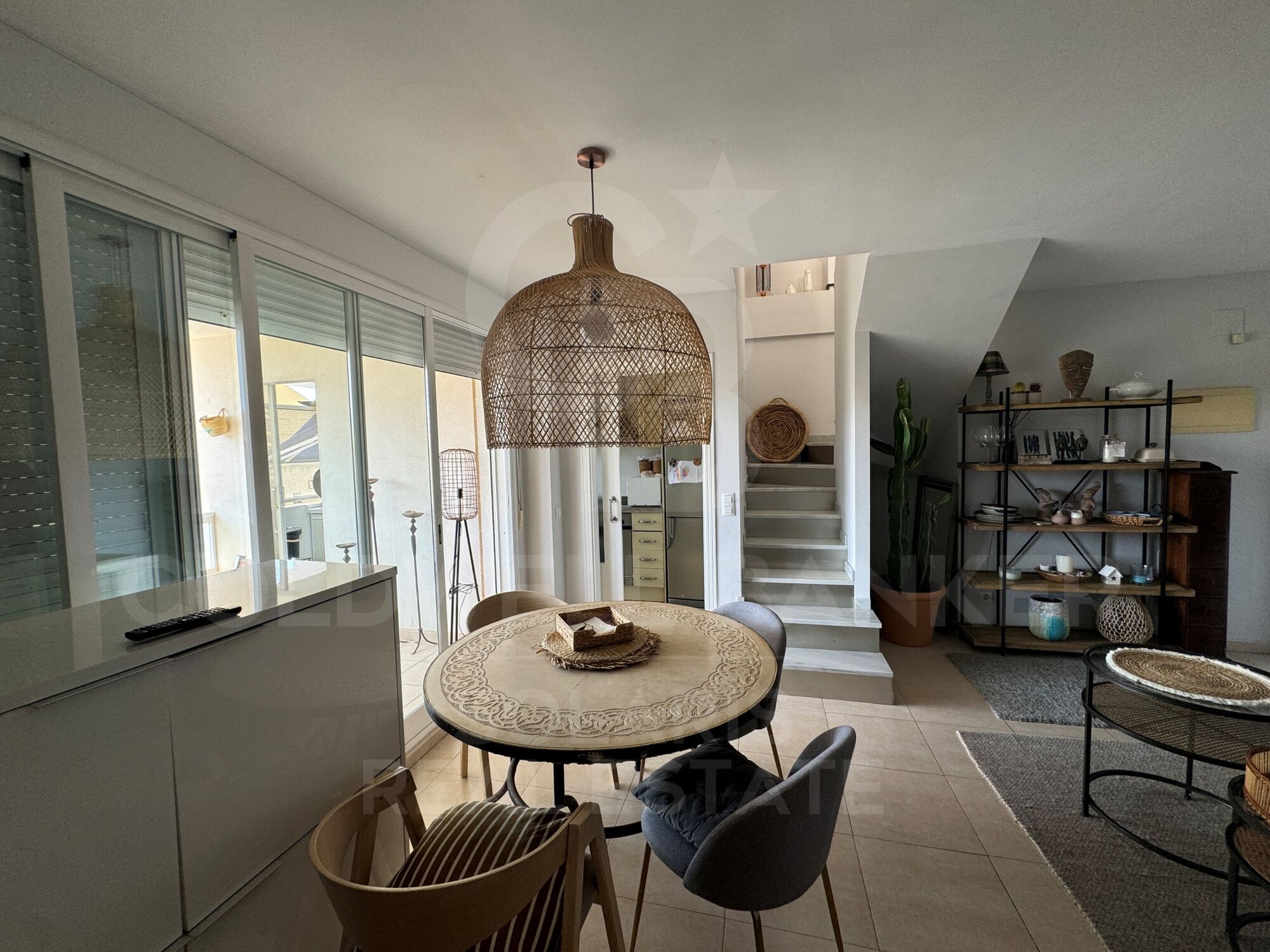 ¡Venta de ático dúplex en Jávea, con 2 habitaciones y a 50 metros del mar!