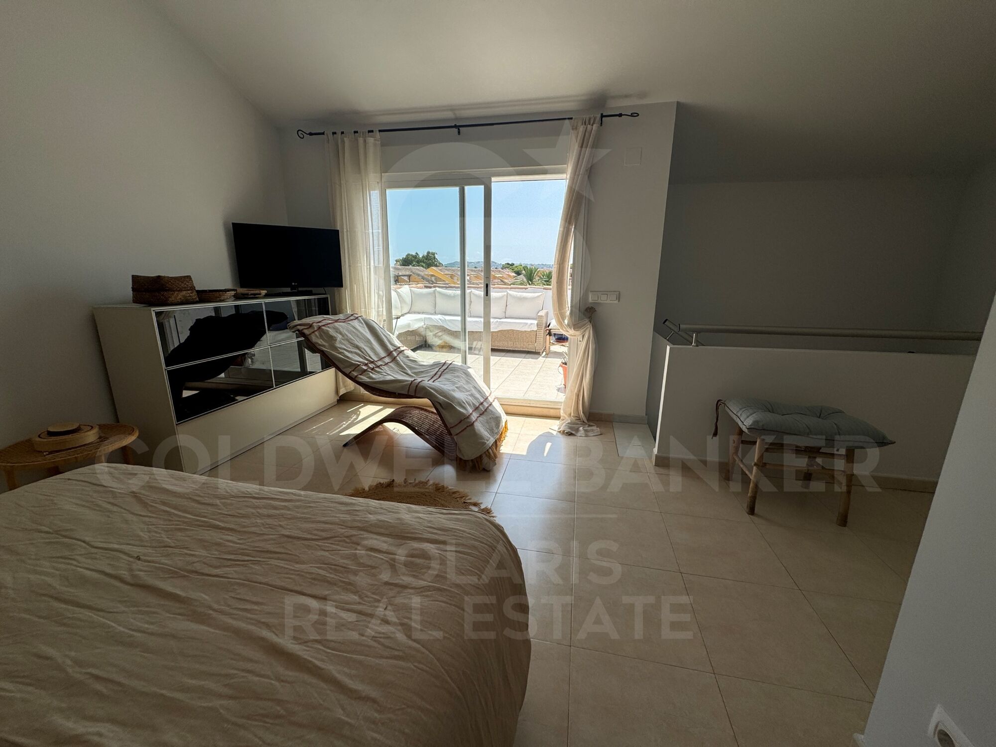 Duplex-Penthouse zum Verkauf in Jávea, 50 Meter vom Meer entfernt!