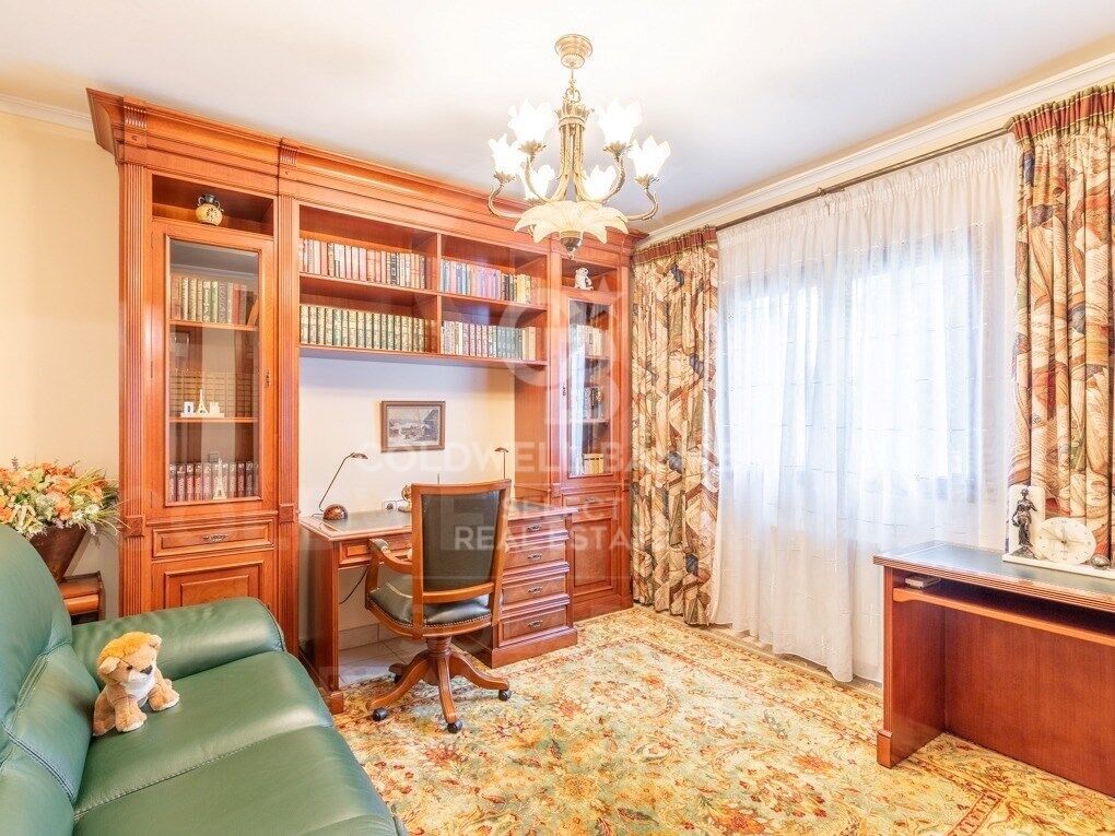 Beautiful family villa with garden