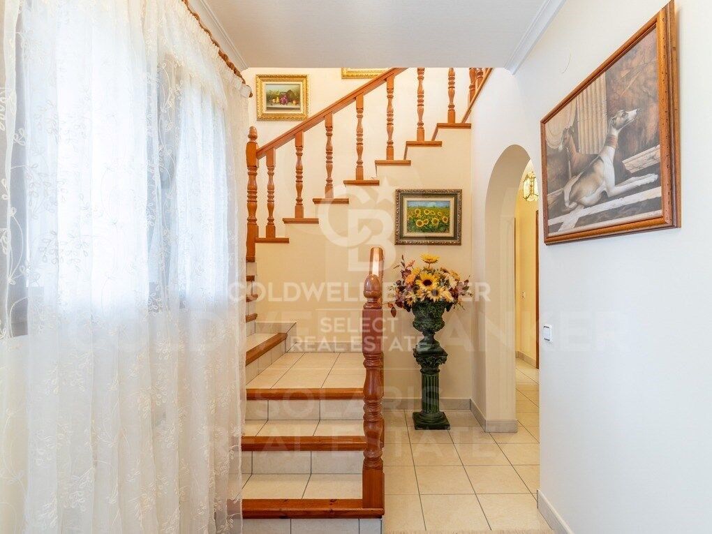 Beautiful family villa with garden