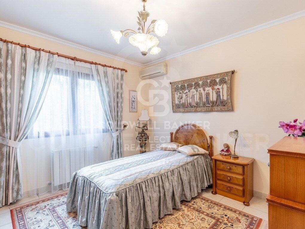 Beautiful family villa with garden