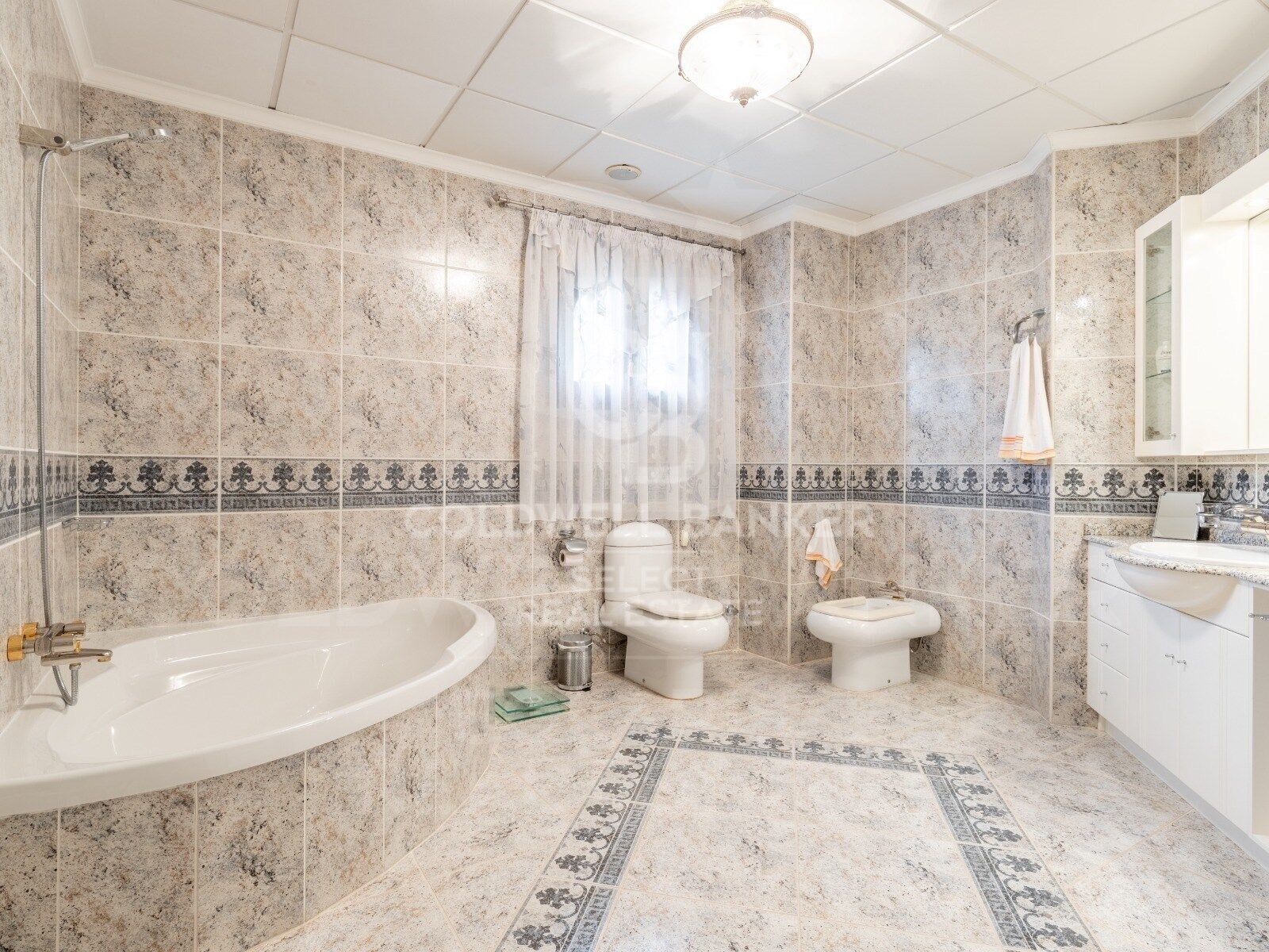 Amazing villa with sea views