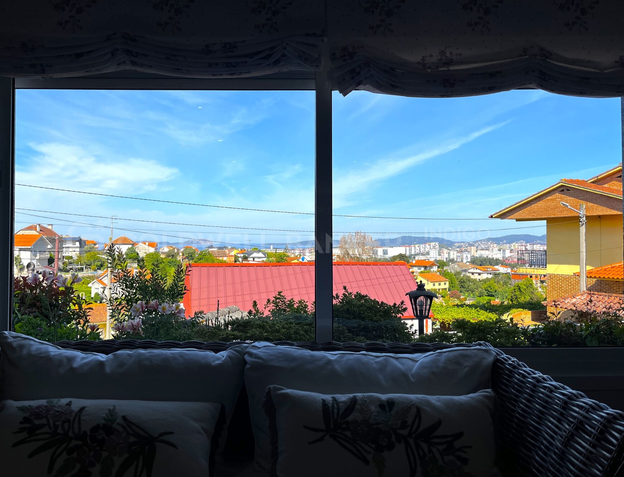 Villa with Views of the Cies