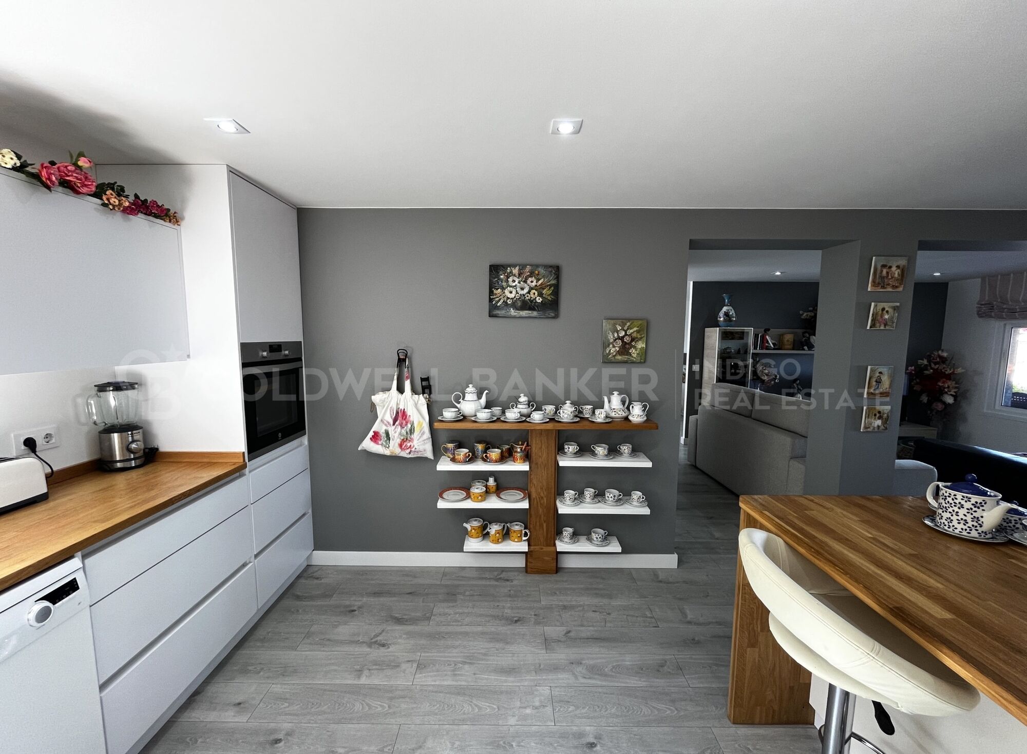 Villa with Views of the Cies