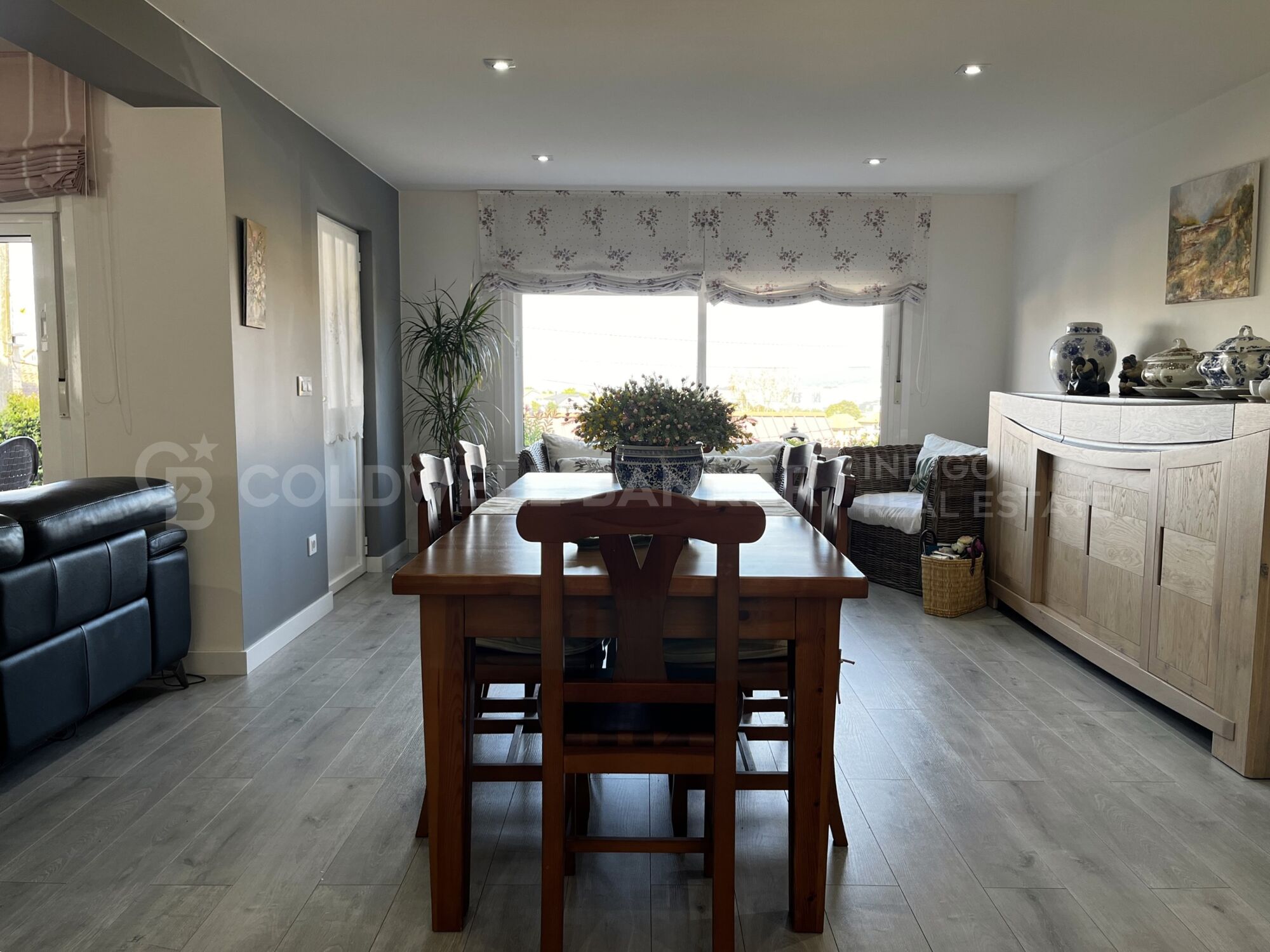 Villa with Views of the Cies