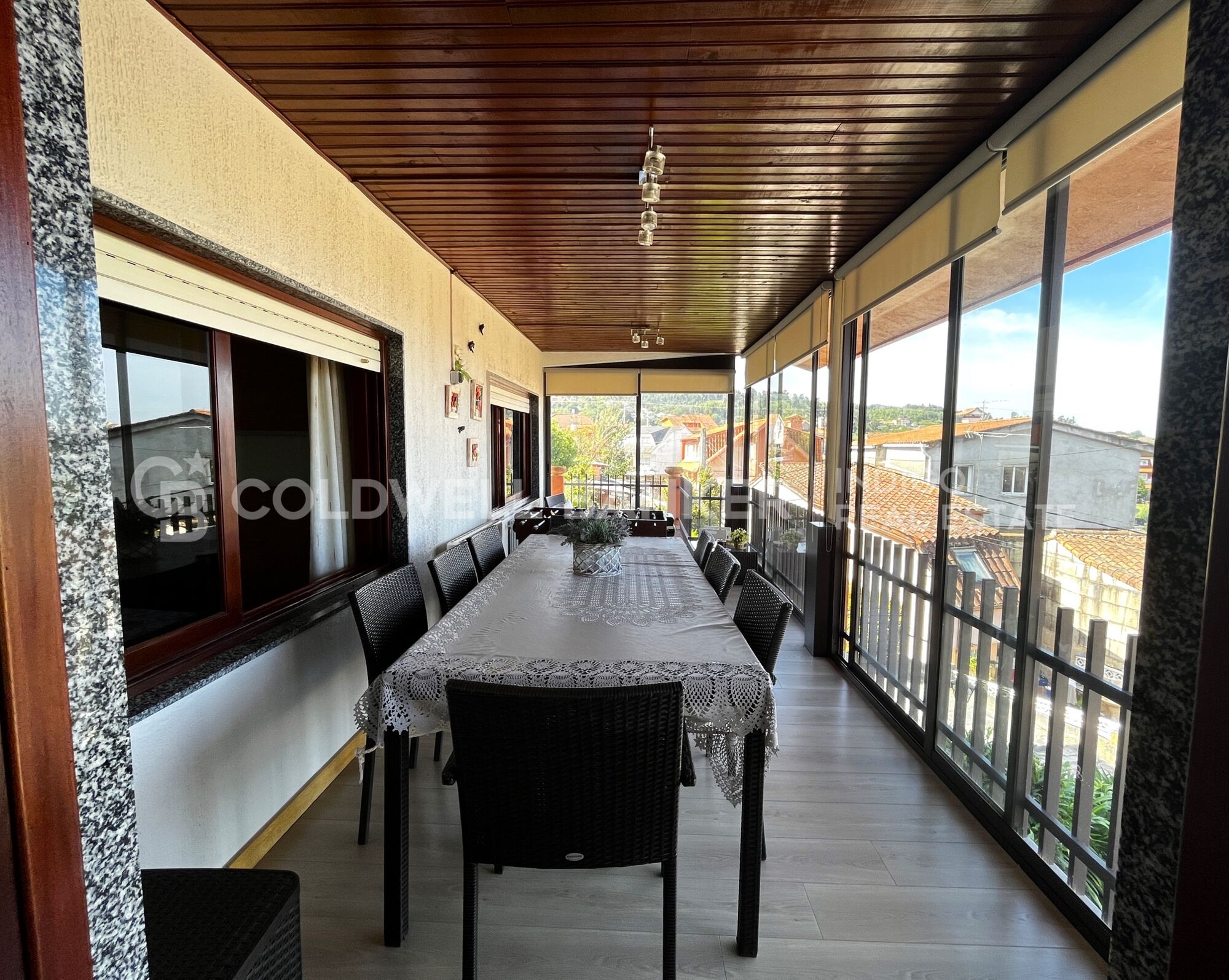 Villa with Views of the Cies