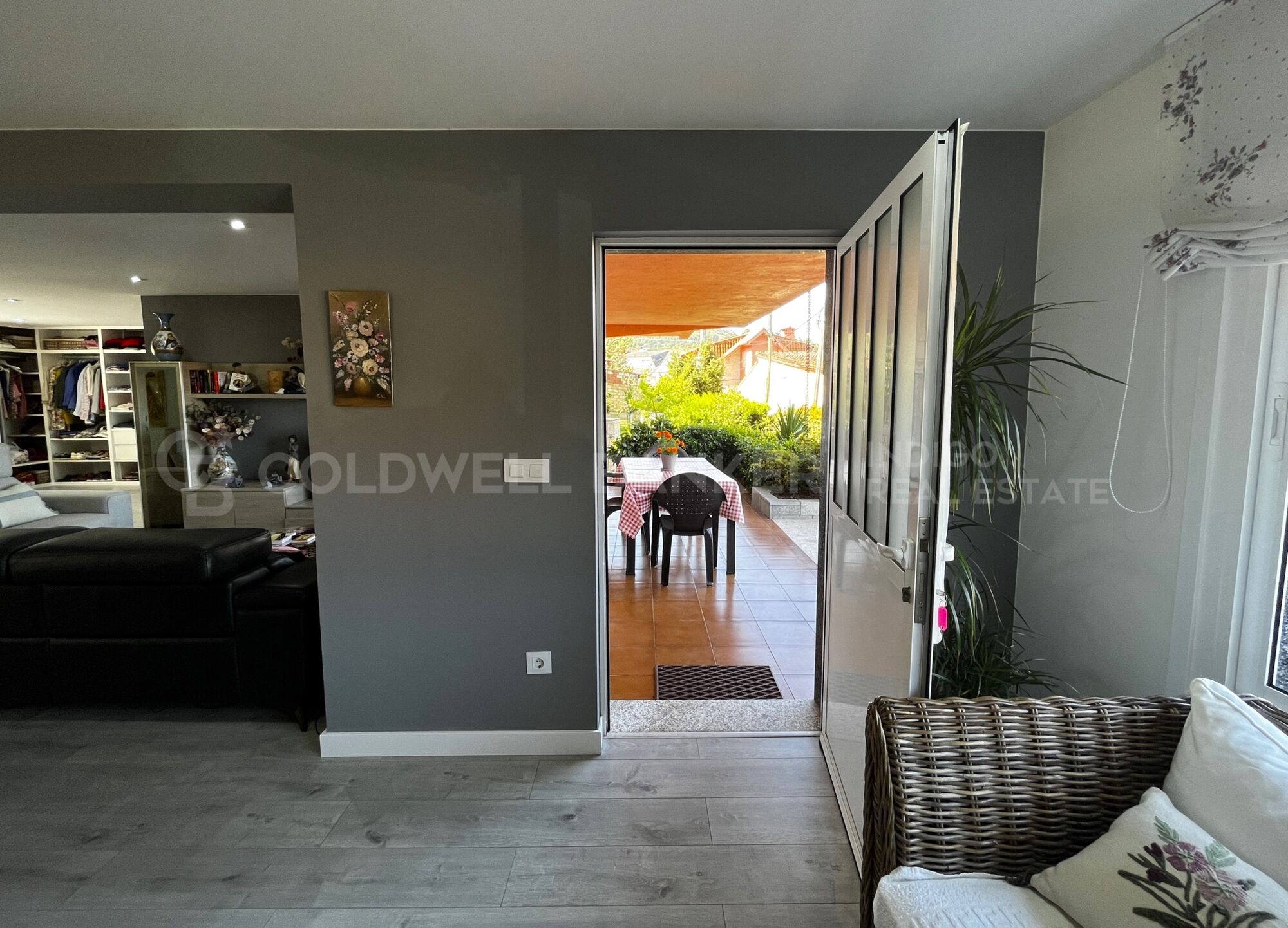 Villa with Views of the Cies