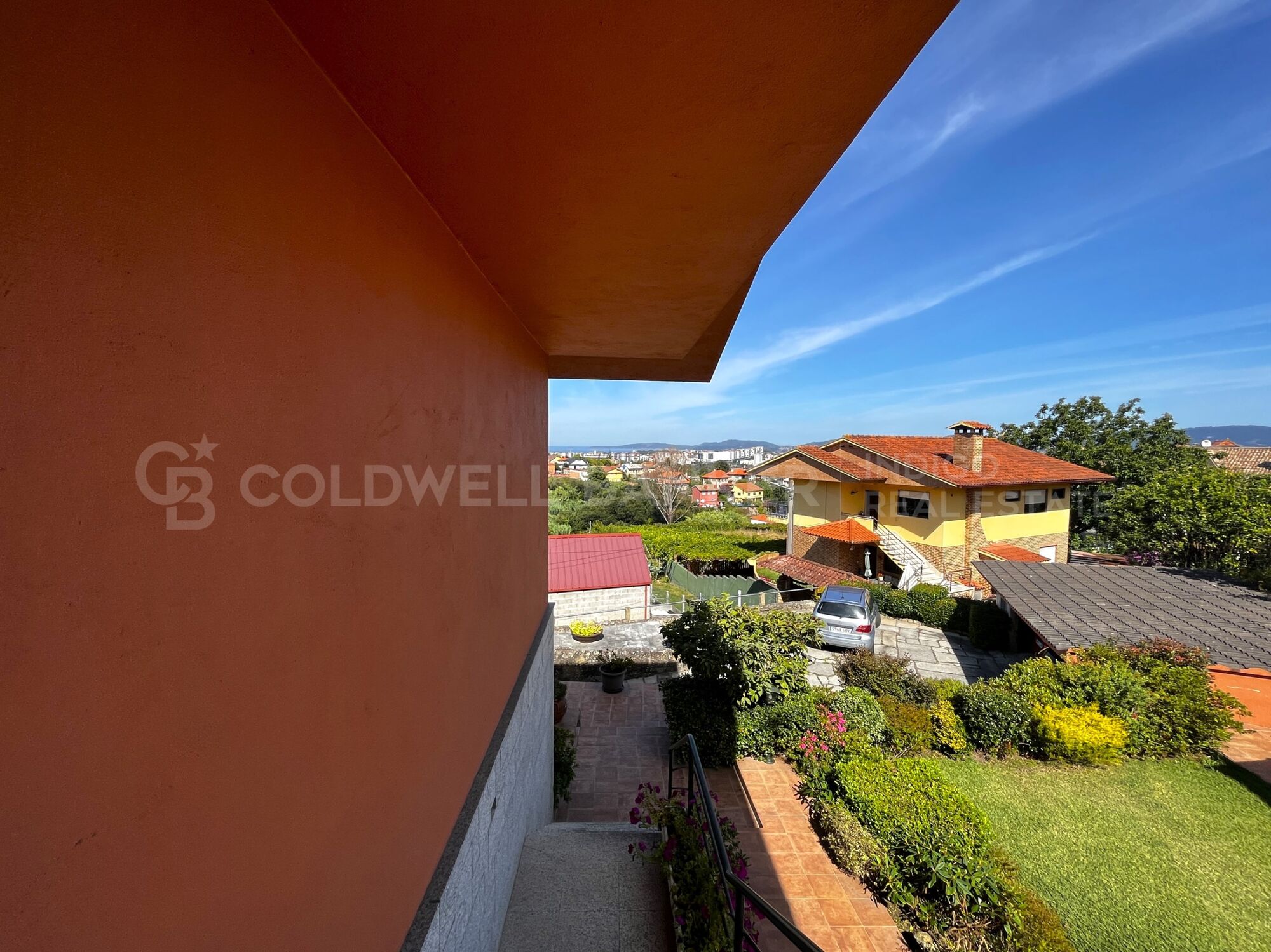 Villa with Views of the Cies